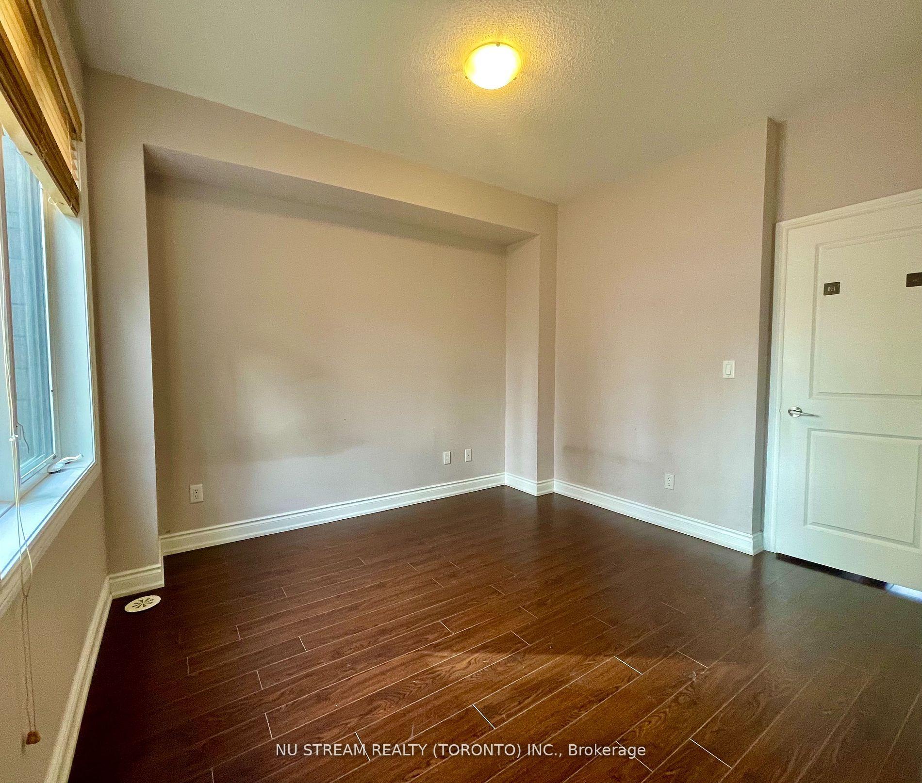 Photo 4 of 241 South Park Road, Markham, Commerce Valley — HOMEH