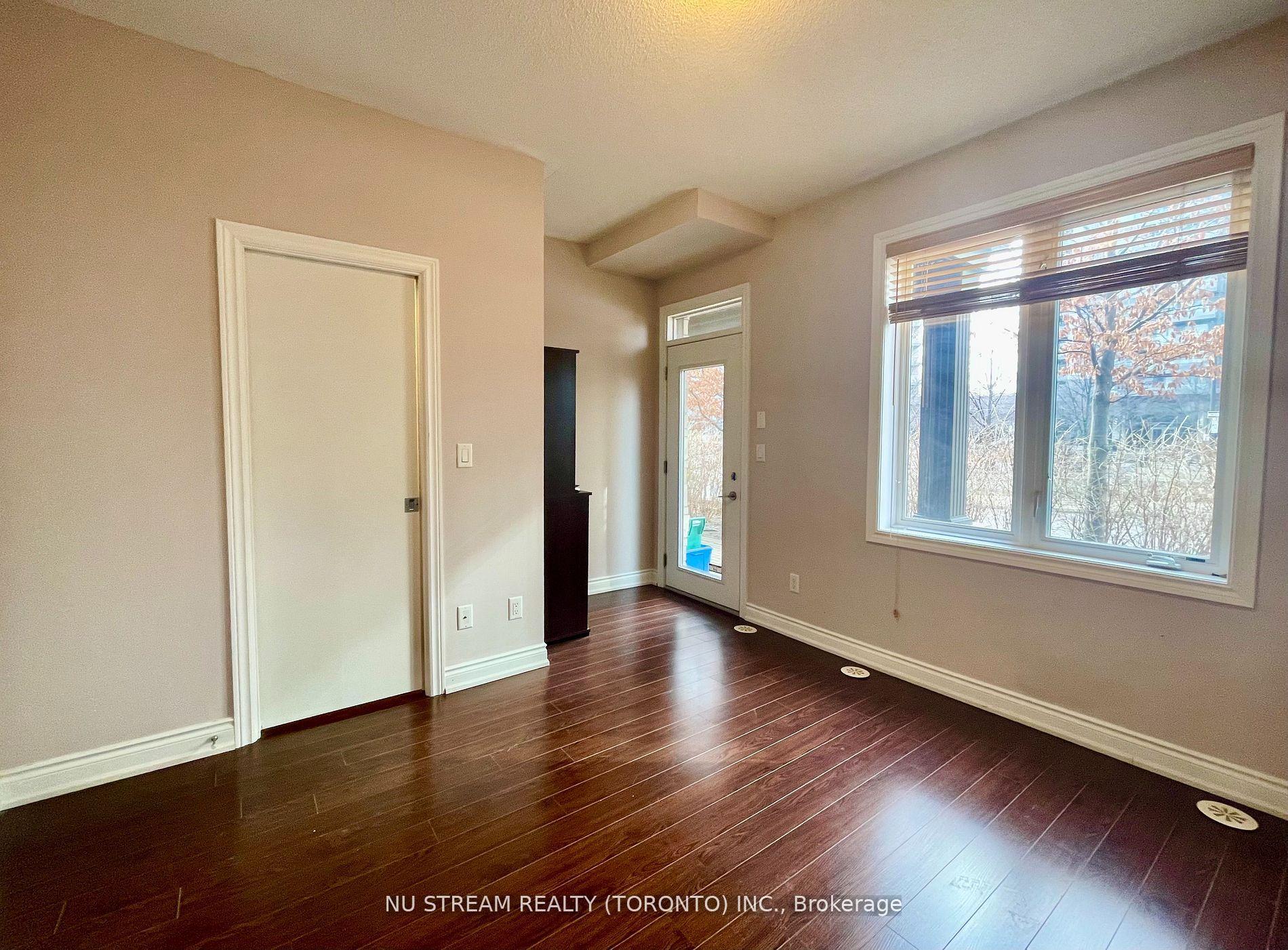 Photo 5 of 241 South Park Road, Markham, Commerce Valley — HOMEH