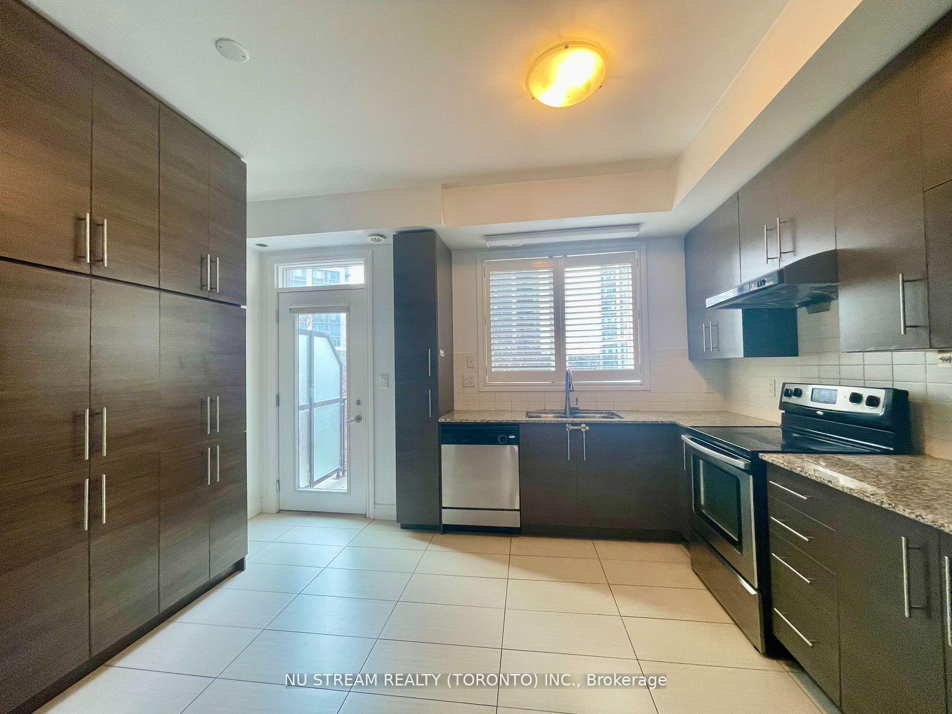 Photo 8 of 241 South Park Road, Markham, Commerce Valley — HOMEH