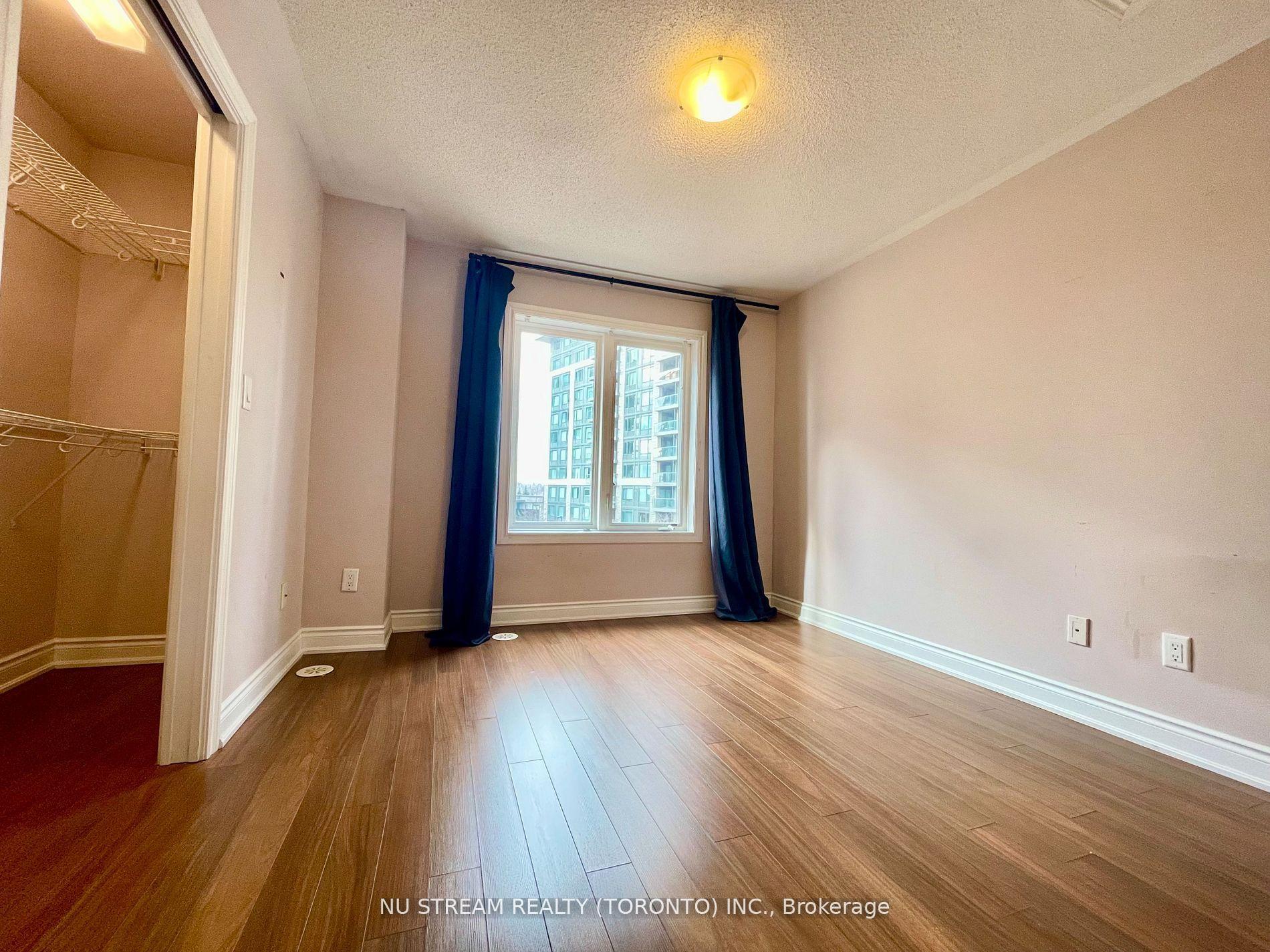 Photo 11 of 241 South Park Road, Markham, Commerce Valley — HOMEH
