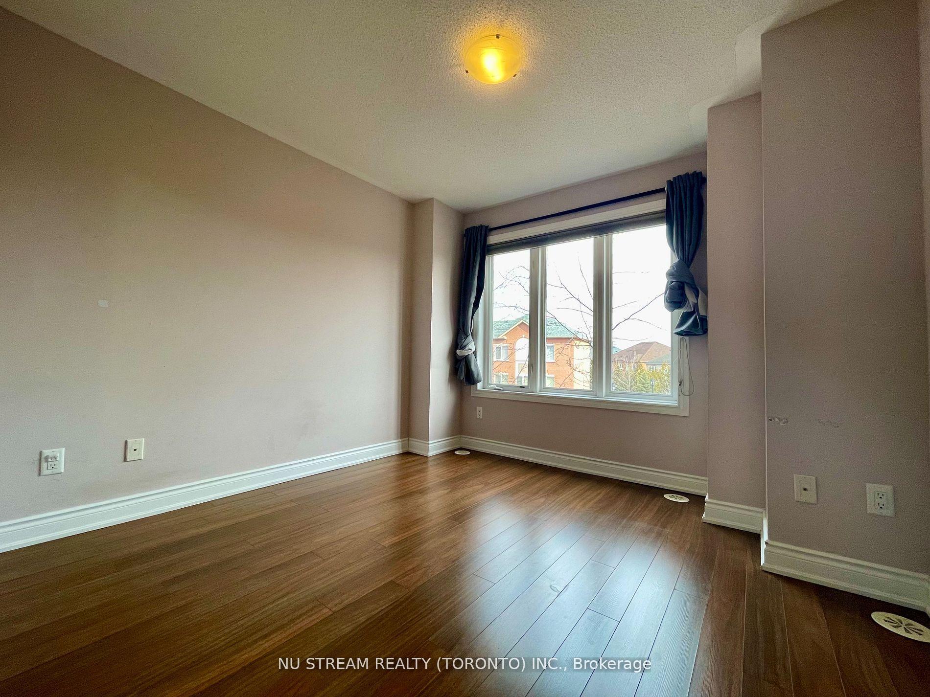 Photo 14 of 241 South Park Road, Markham, Commerce Valley — HOMEH