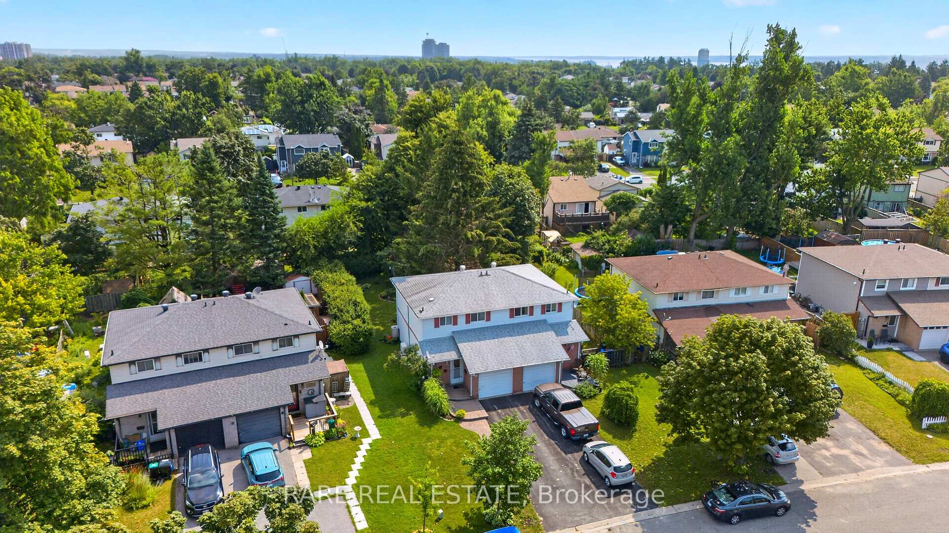 Photo 3 of 86 Mowat Crescent, Barrie, Letitia Heights — HOMEH