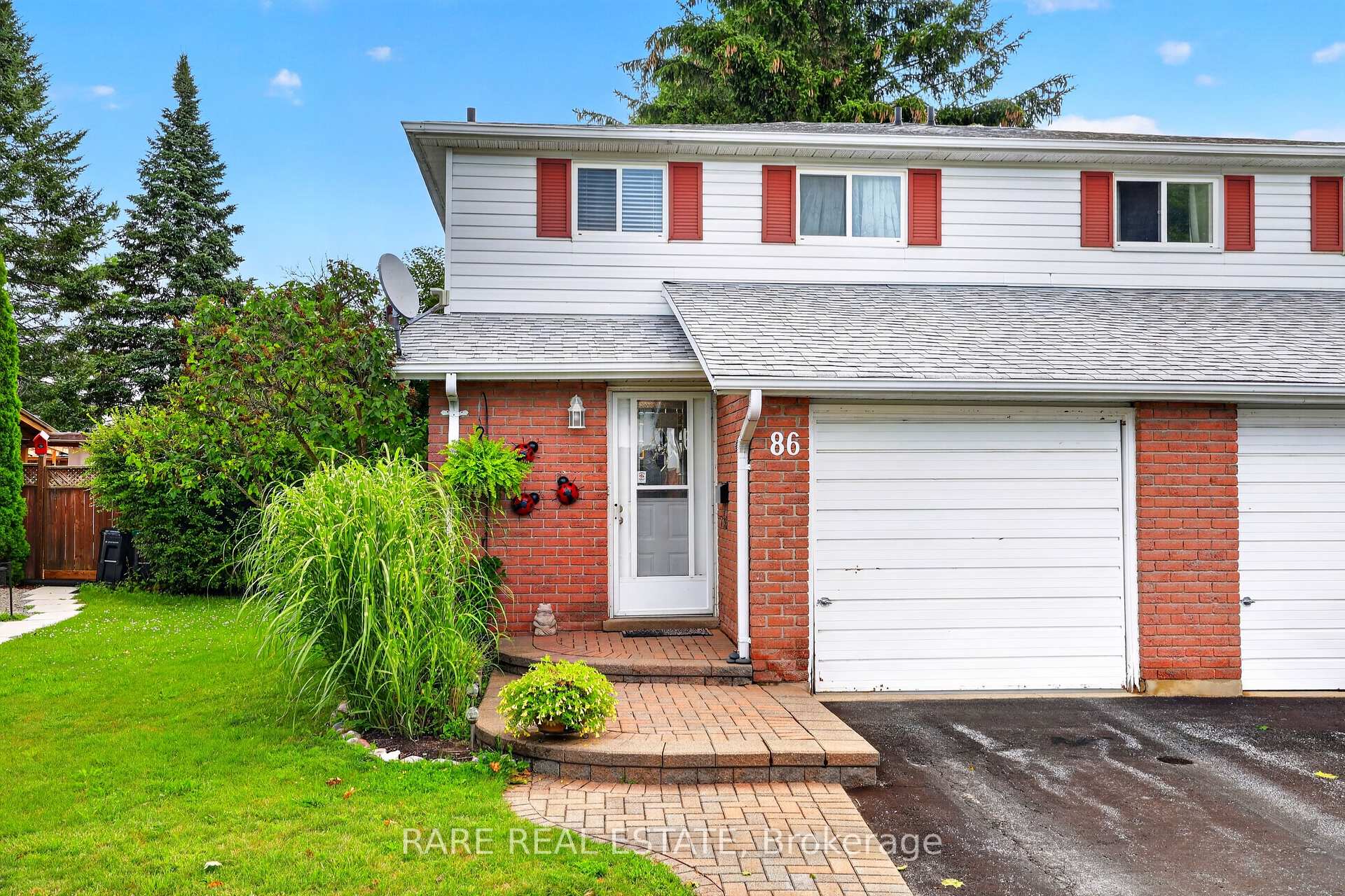 Photo 4 of 86 Mowat Crescent, Barrie, Letitia Heights — HOMEH