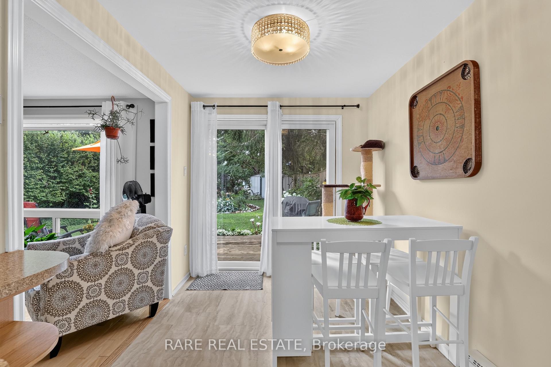 Photo 9 of 86 Mowat Crescent, Barrie, Letitia Heights — HOMEH