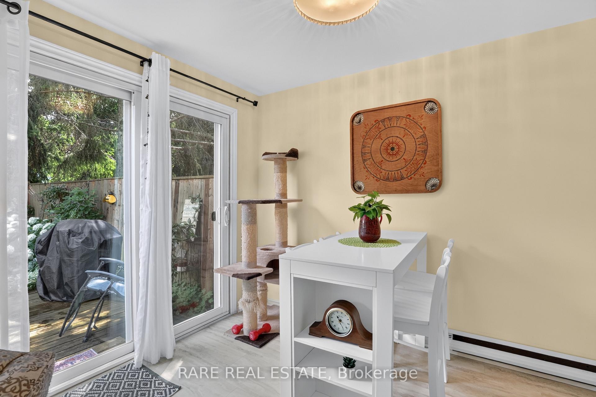 Photo 10 of 86 Mowat Crescent, Barrie, Letitia Heights — HOMEH