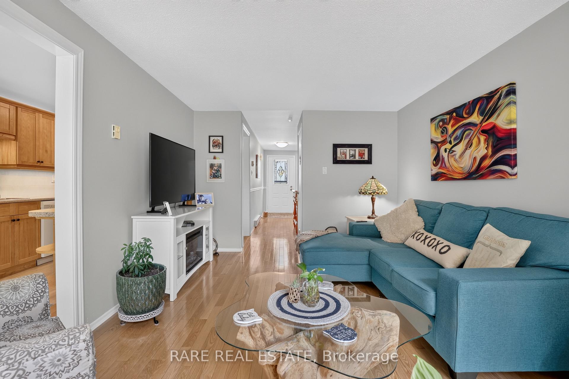Photo 12 of 86 Mowat Crescent, Barrie, Letitia Heights — HOMEH