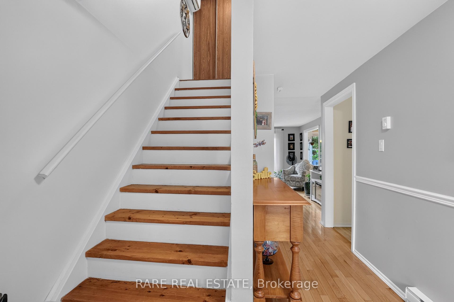 Photo 15 of 86 Mowat Crescent, Barrie, Letitia Heights — HOMEH