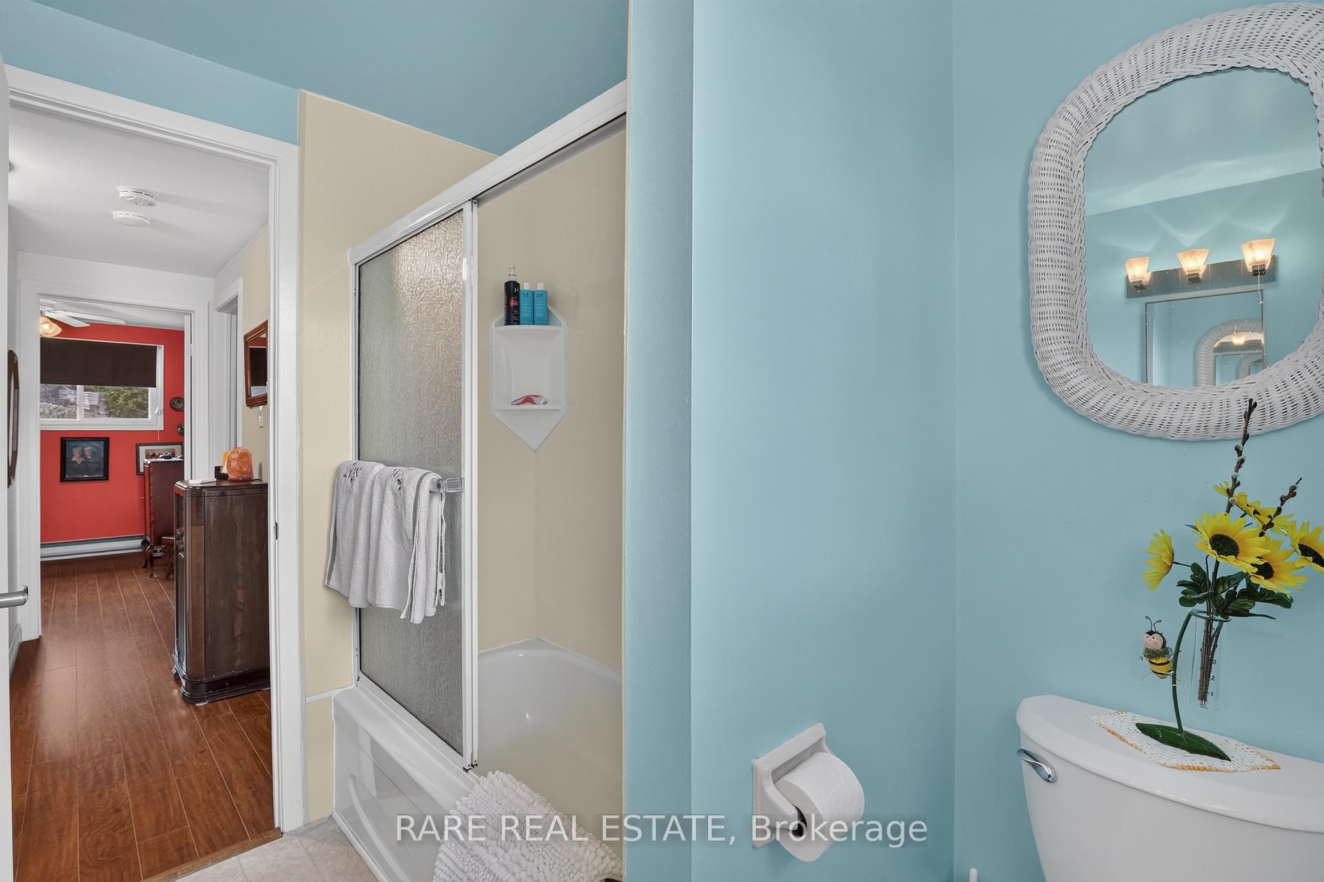 Photo 17 of 86 Mowat Crescent, Barrie, Letitia Heights — HOMEH