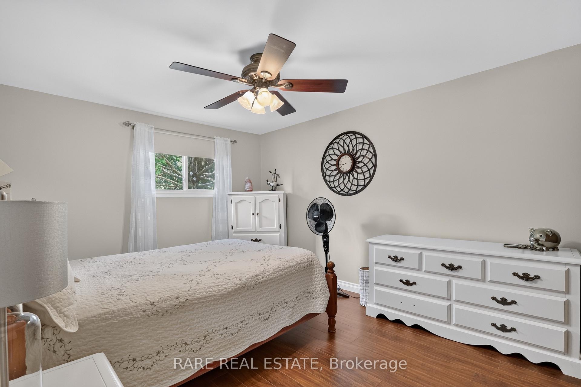 Photo 21 of 86 Mowat Crescent, Barrie, Letitia Heights — HOMEH