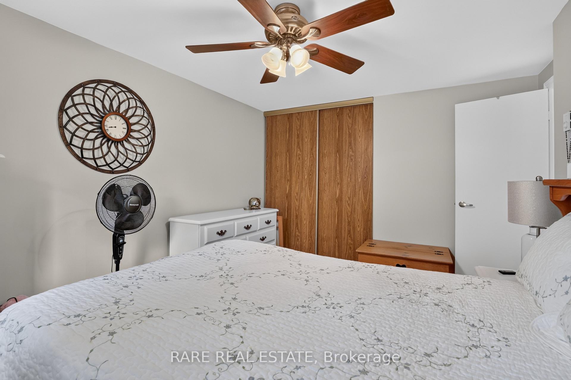 Photo 23 of 86 Mowat Crescent, Barrie, Letitia Heights — HOMEH
