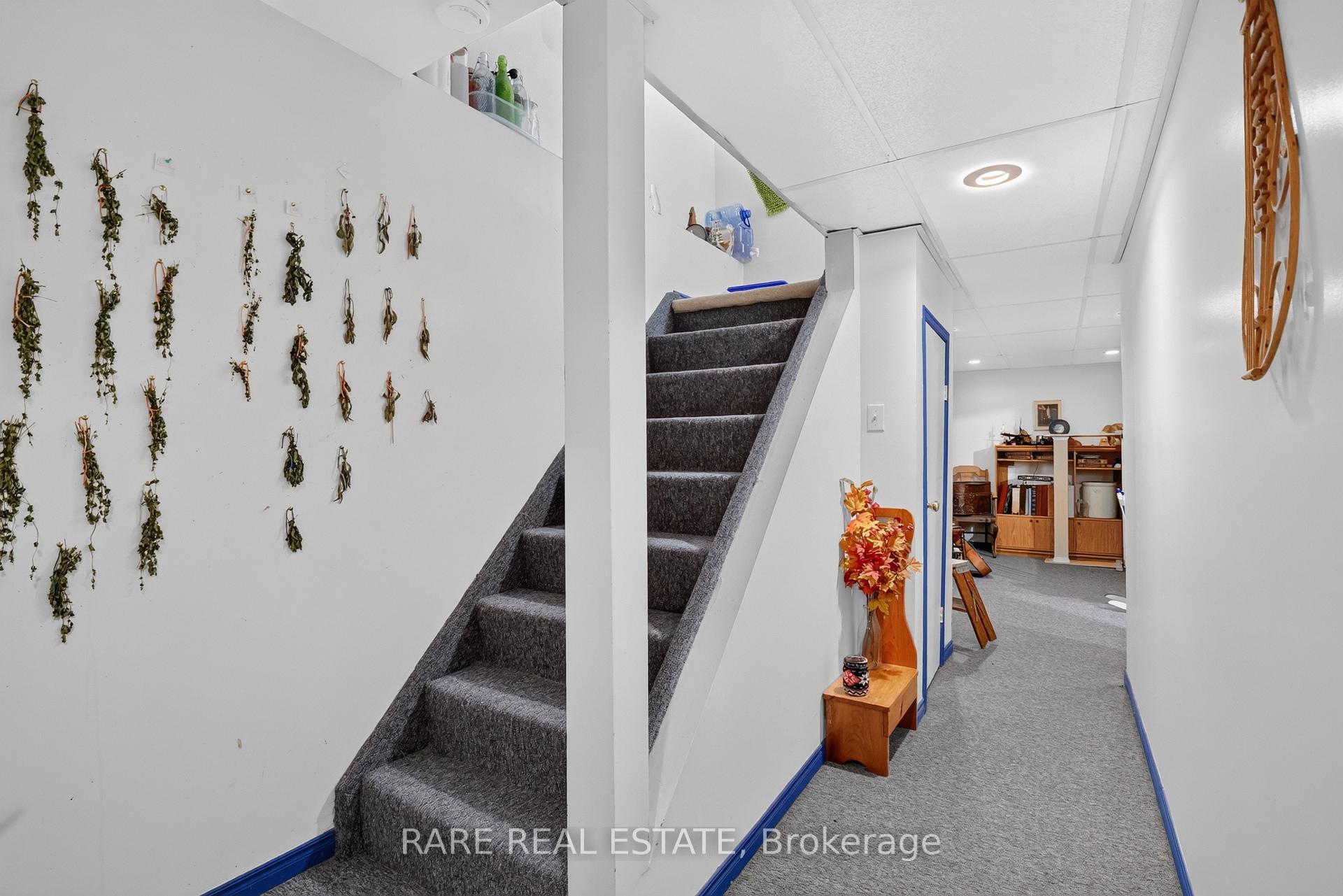 Photo 31 of 86 Mowat Crescent, Barrie, Letitia Heights — HOMEH