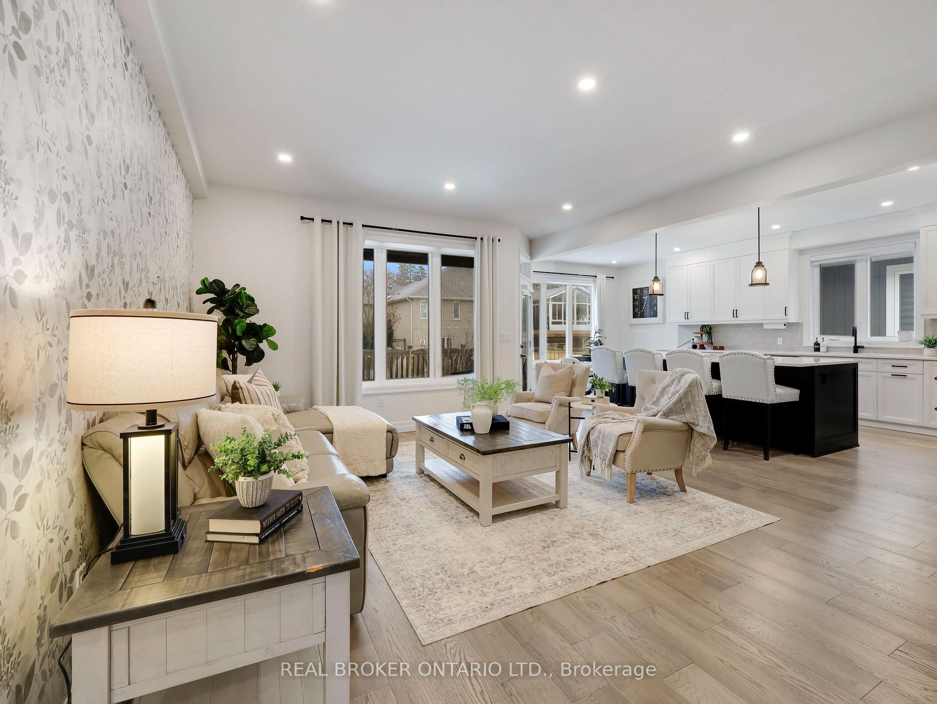 Photo 3 of Unit 11, 68 Cedar Street, Brant, Paris — HOMEH