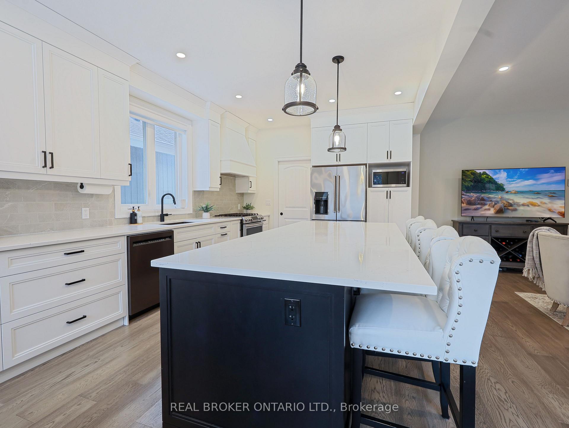 Photo 4 of Unit 11, 68 Cedar Street, Brant, Paris — HOMEH