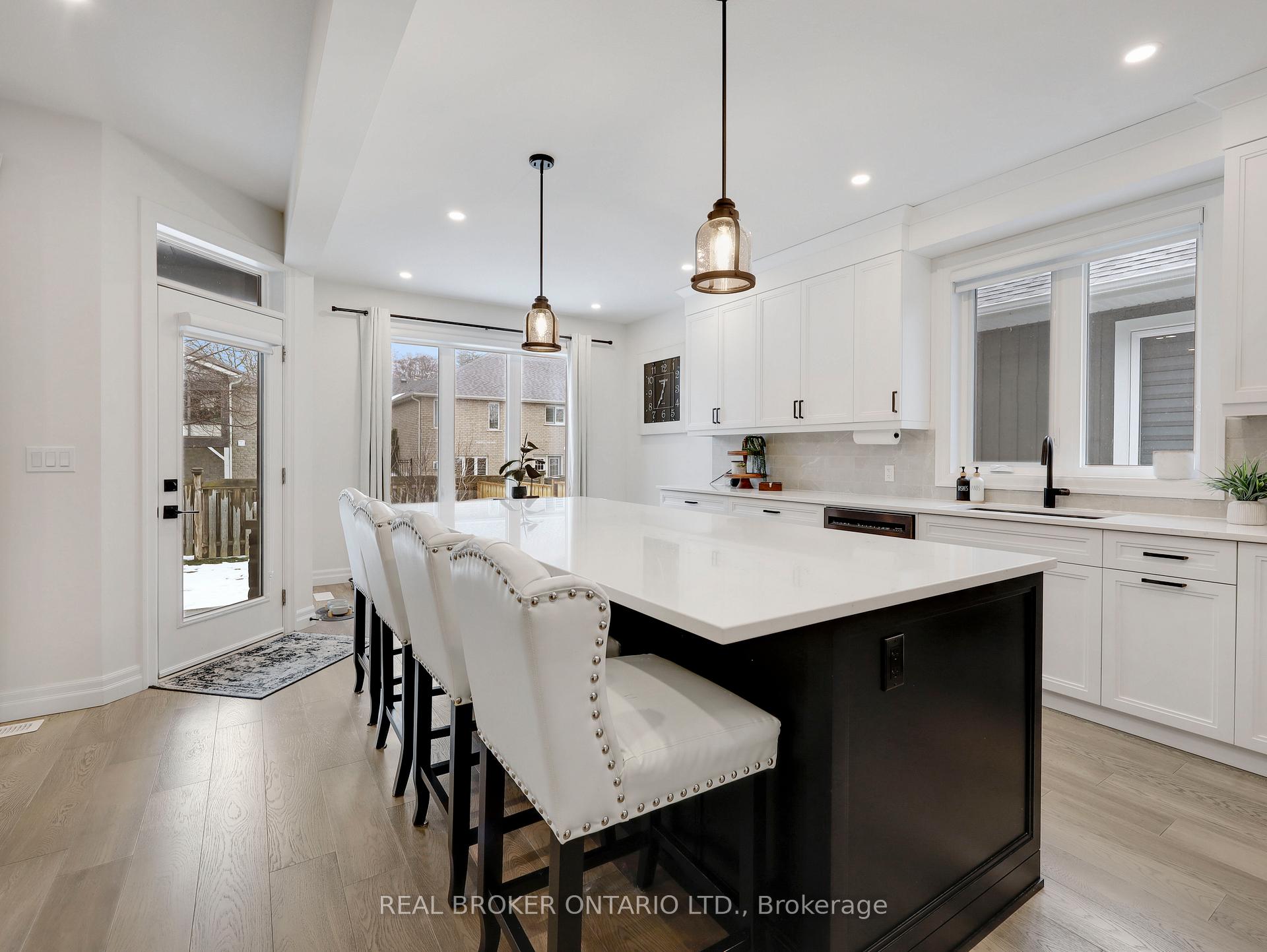 Photo 5 of Unit 11, 68 Cedar Street, Brant, Paris — HOMEH