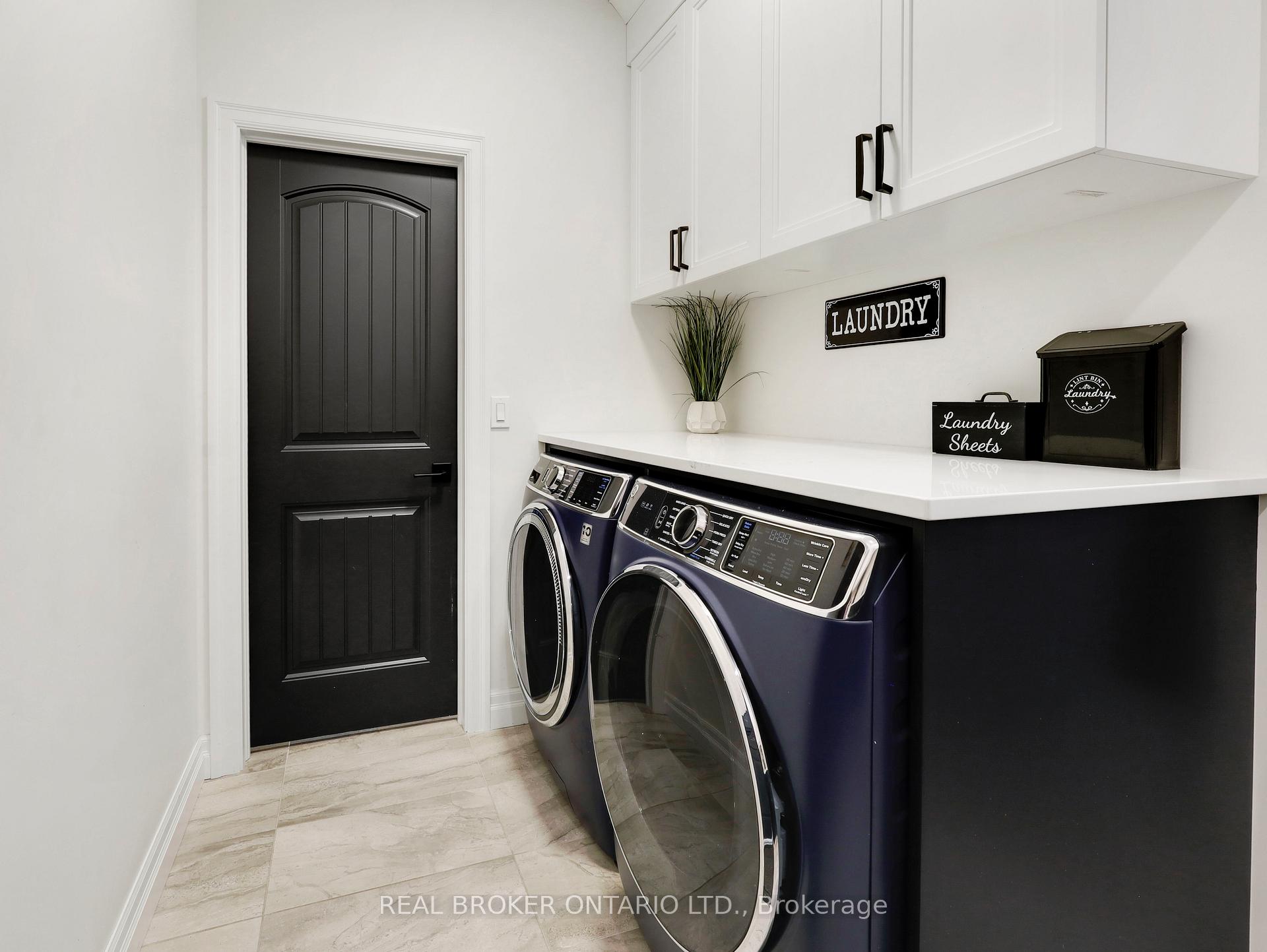 Photo 18 of Unit 11, 68 Cedar Street, Brant, Paris — HOMEH