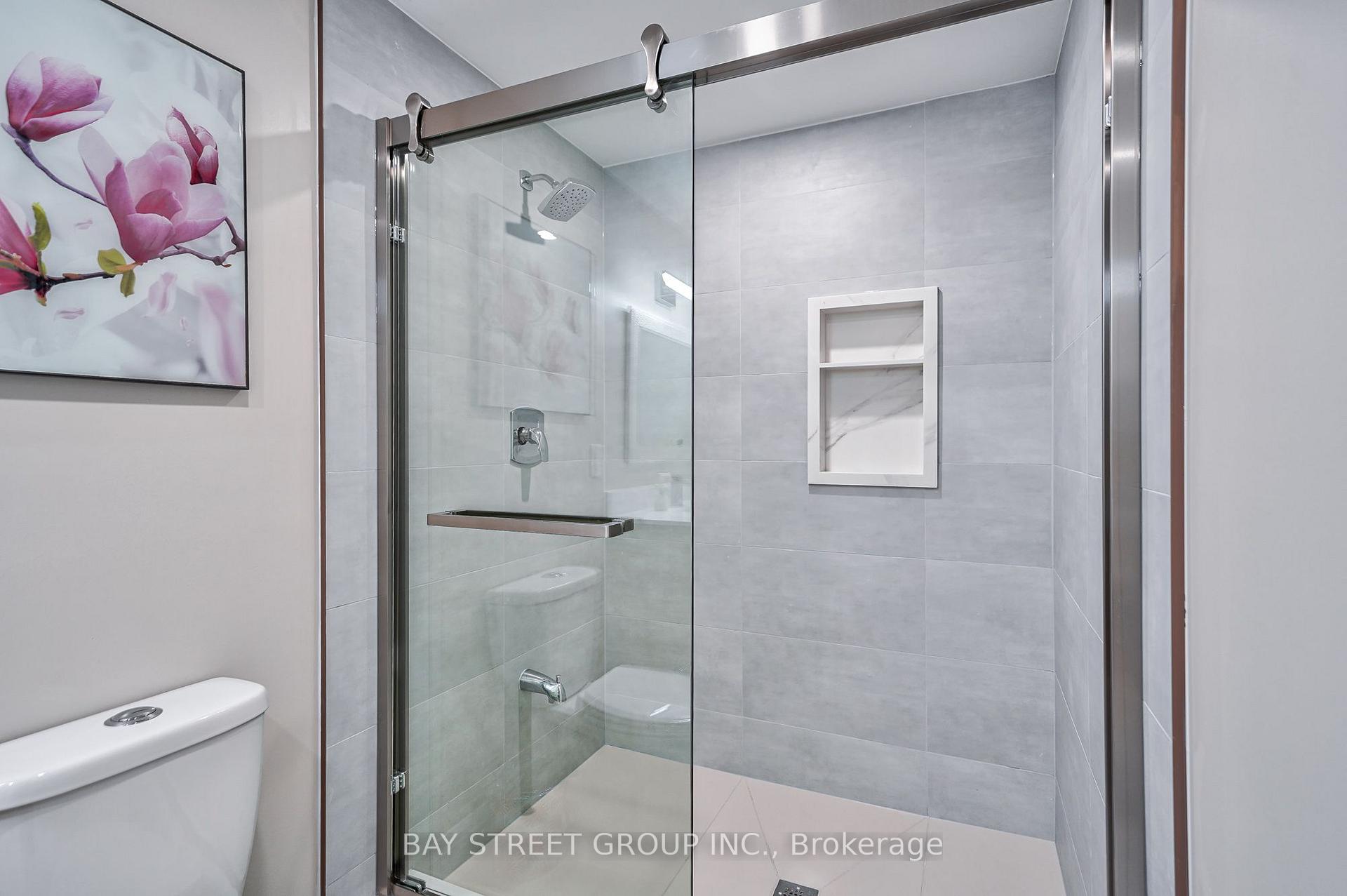 Photo 12 of Unit Room A, 169 Killian Road, Vaughan, Maple — HOMEH