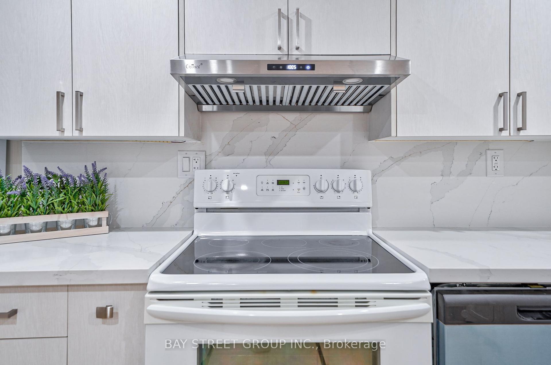 Photo 17 of Unit Room A, 169 Killian Road, Vaughan, Maple — HOMEH