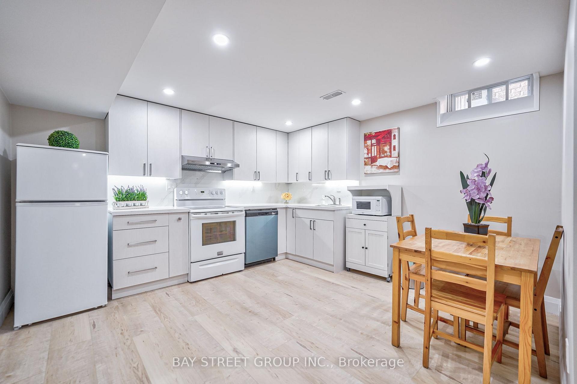 Photo 18 of Unit Room A, 169 Killian Road, Vaughan, Maple — HOMEH