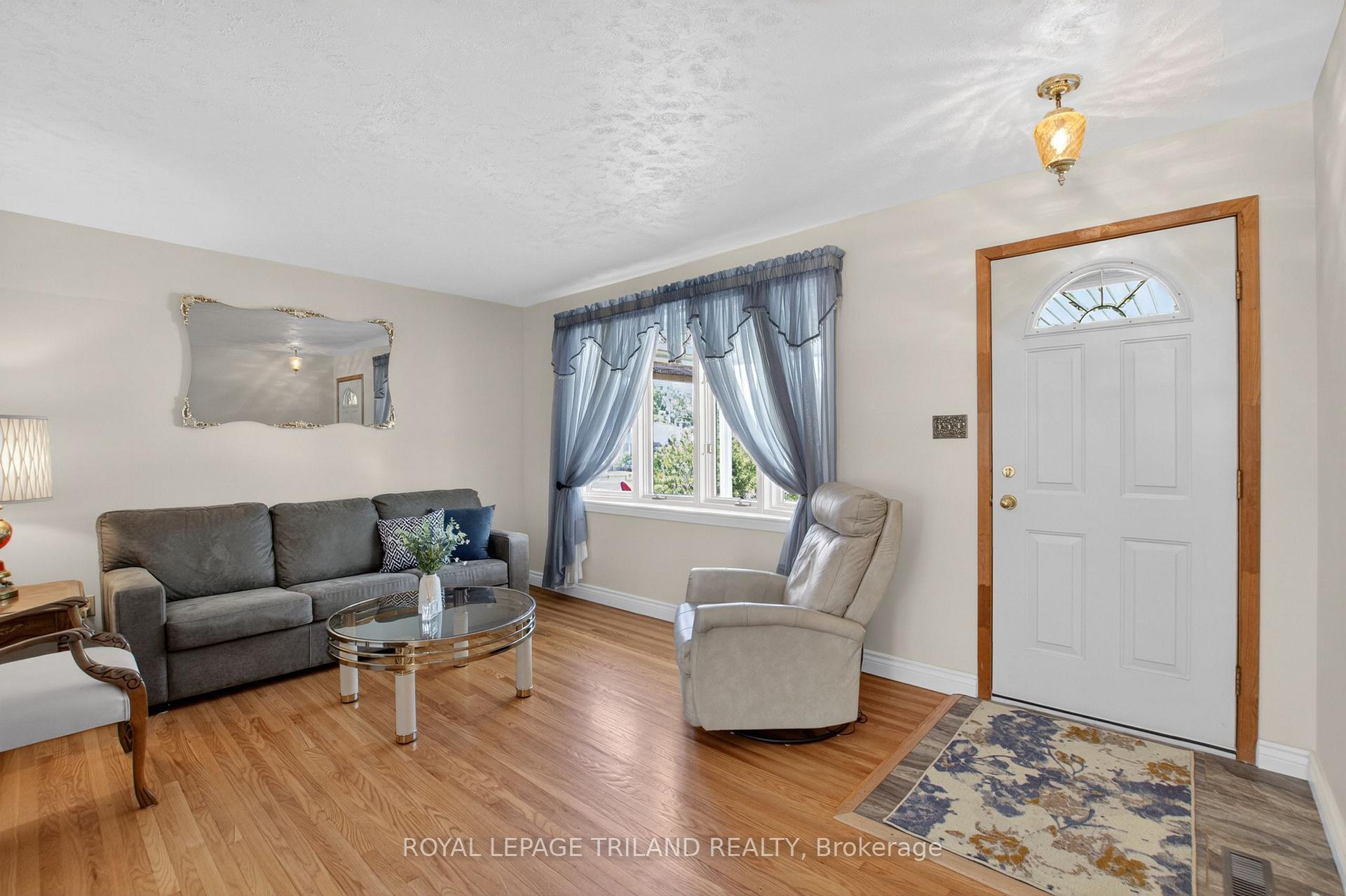 Photo 4 of 7 Thompson Avenue, St. Thomas — HOMEH