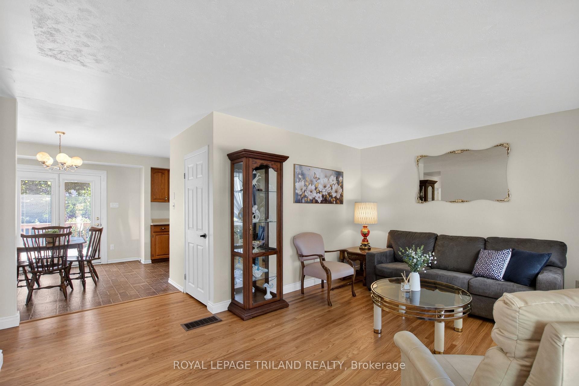 Photo 8 of 7 Thompson Avenue, St. Thomas — HOMEH
