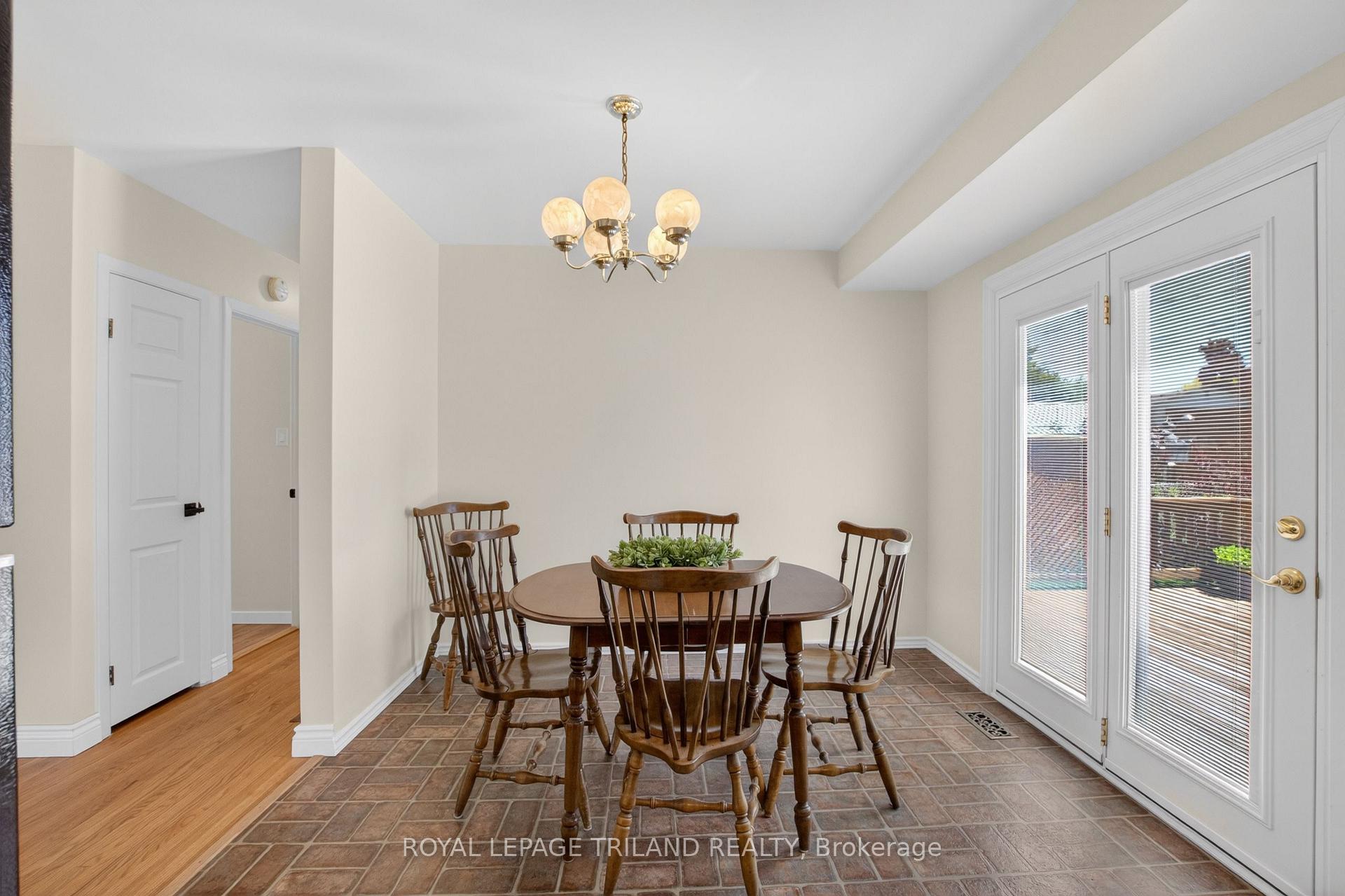 Photo 11 of 7 Thompson Avenue, St. Thomas — HOMEH