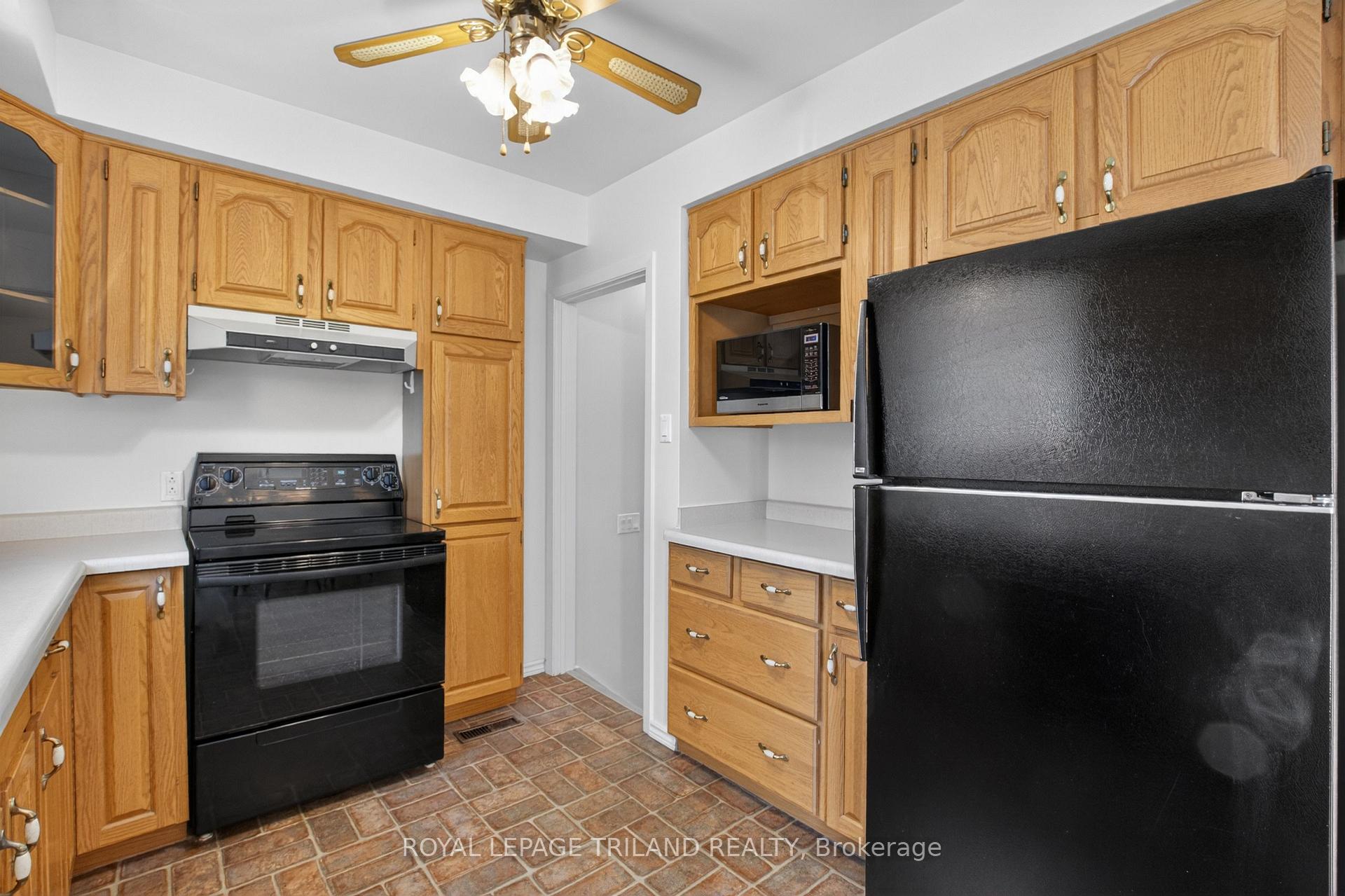 Photo 14 of 7 Thompson Avenue, St. Thomas — HOMEH