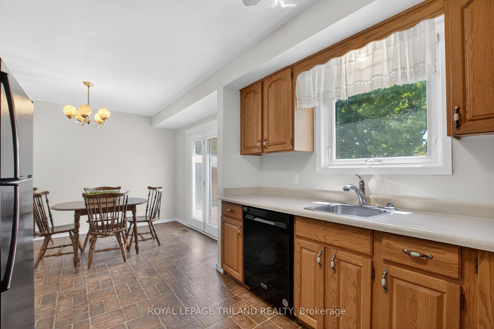 Photo 16 of 7 Thompson Avenue, St. Thomas — HOMEH
