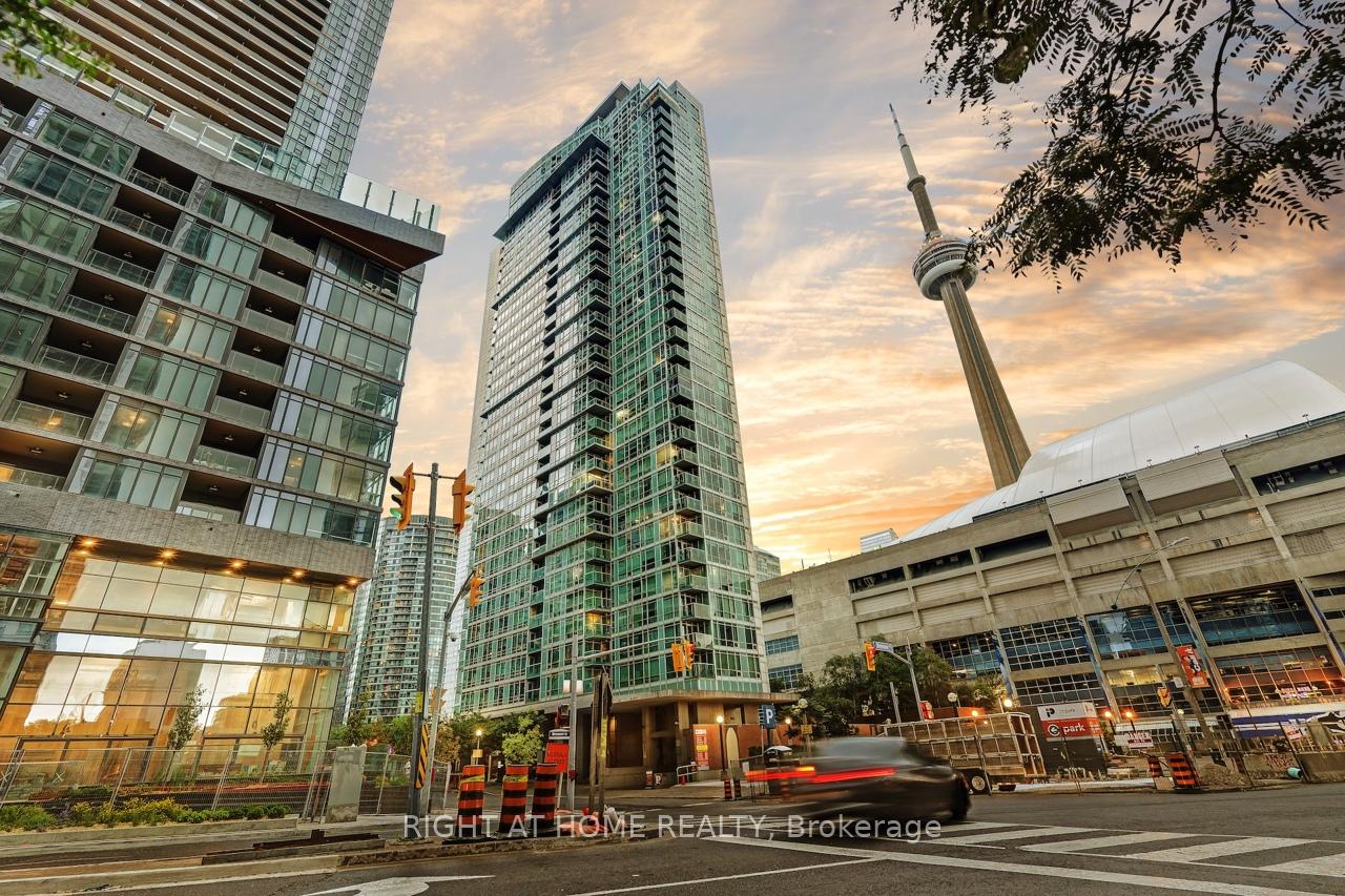 Front of Unit 2316, 81 Navy Wharf Court