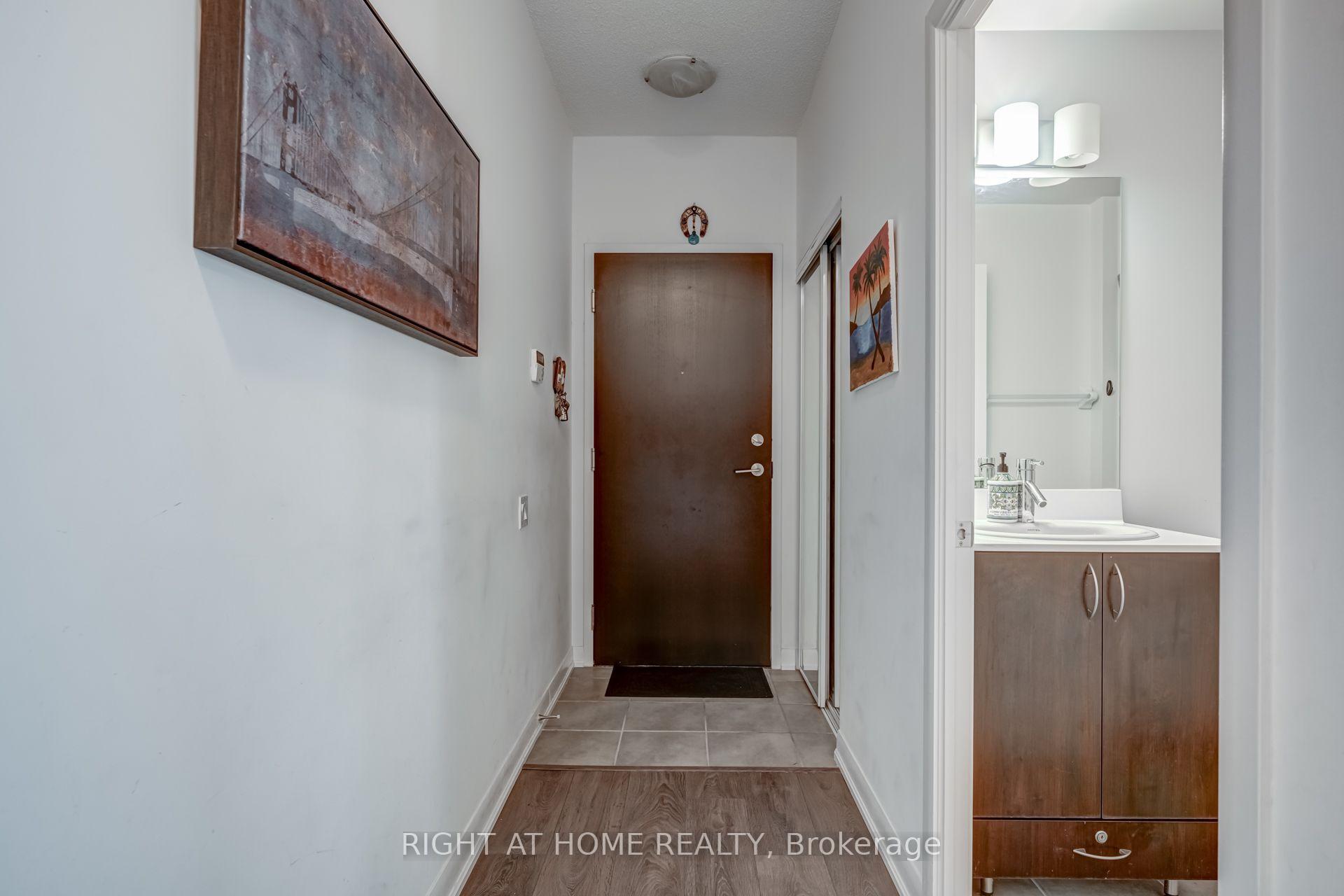 Photo 4 of Unit LPH208, 5162 Yonge Street, North York, Willowdale West — HOMEH