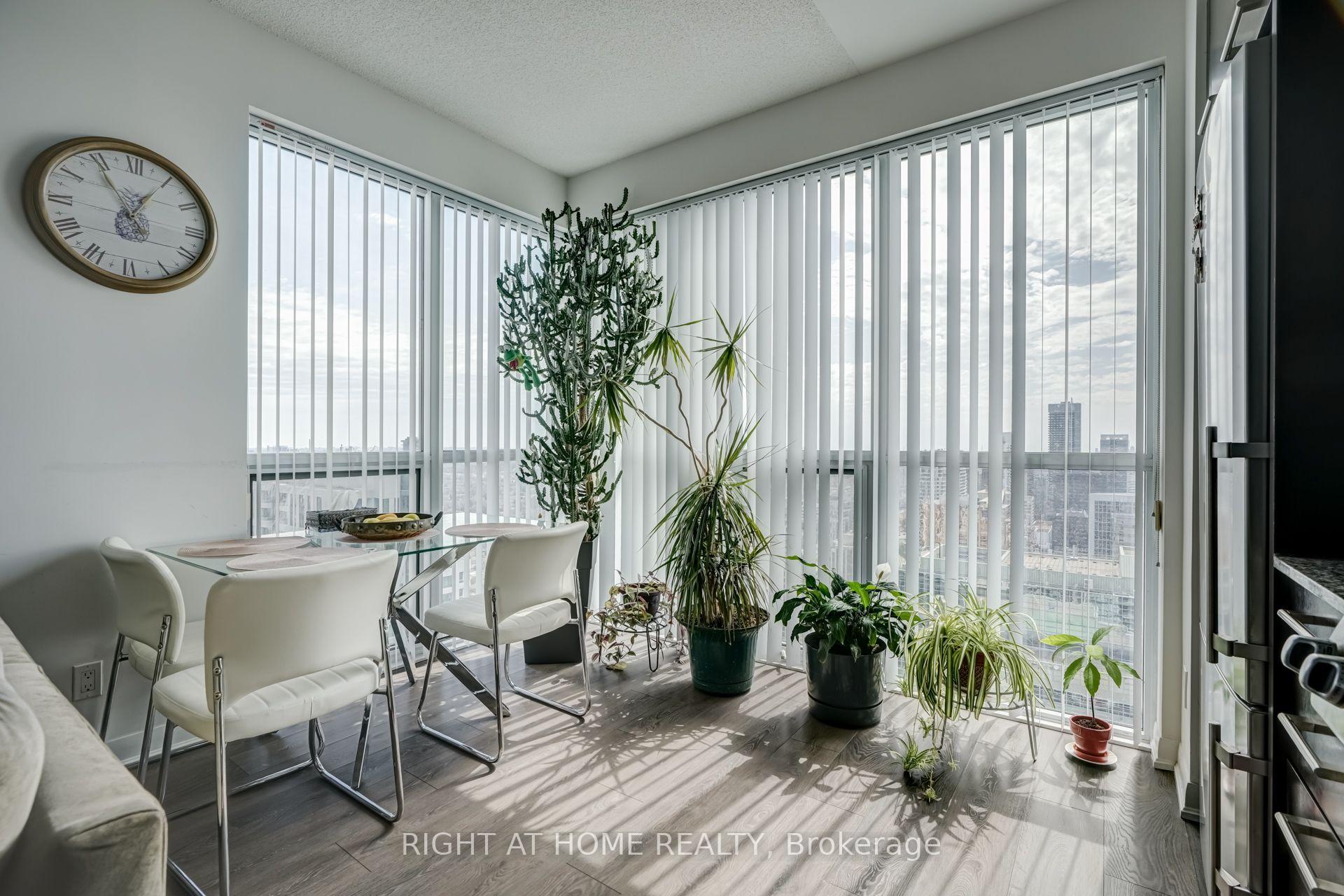 Photo 9 of Unit LPH208, 5162 Yonge Street, North York, Willowdale West — HOMEH