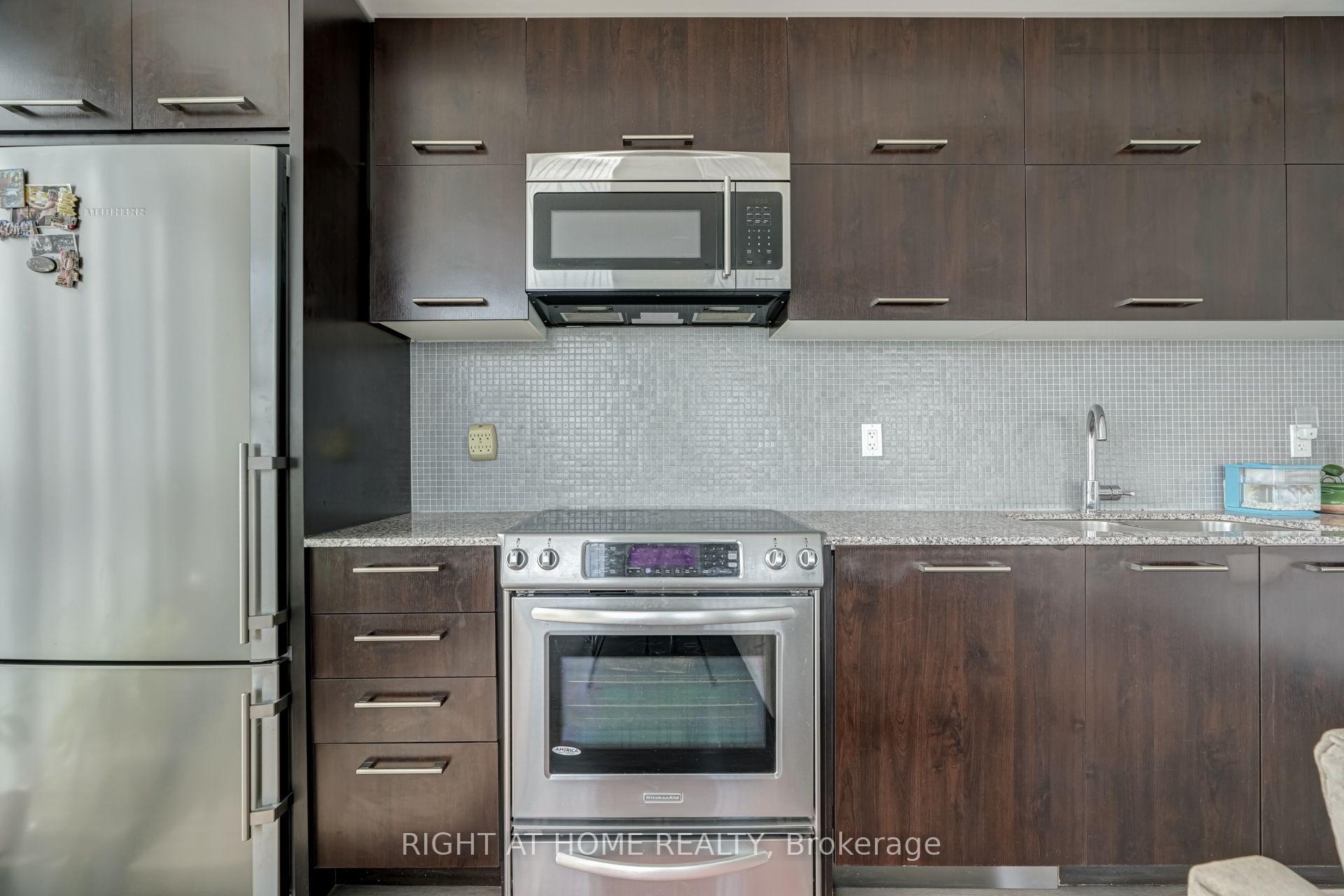 Photo 11 of Unit LPH208, 5162 Yonge Street, North York, Willowdale West — HOMEH