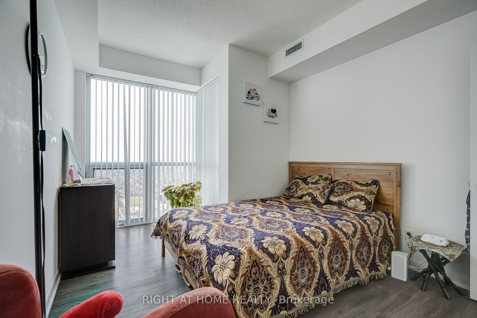 Photo 12 of Unit LPH208, 5162 Yonge Street, North York, Willowdale West — HOMEH