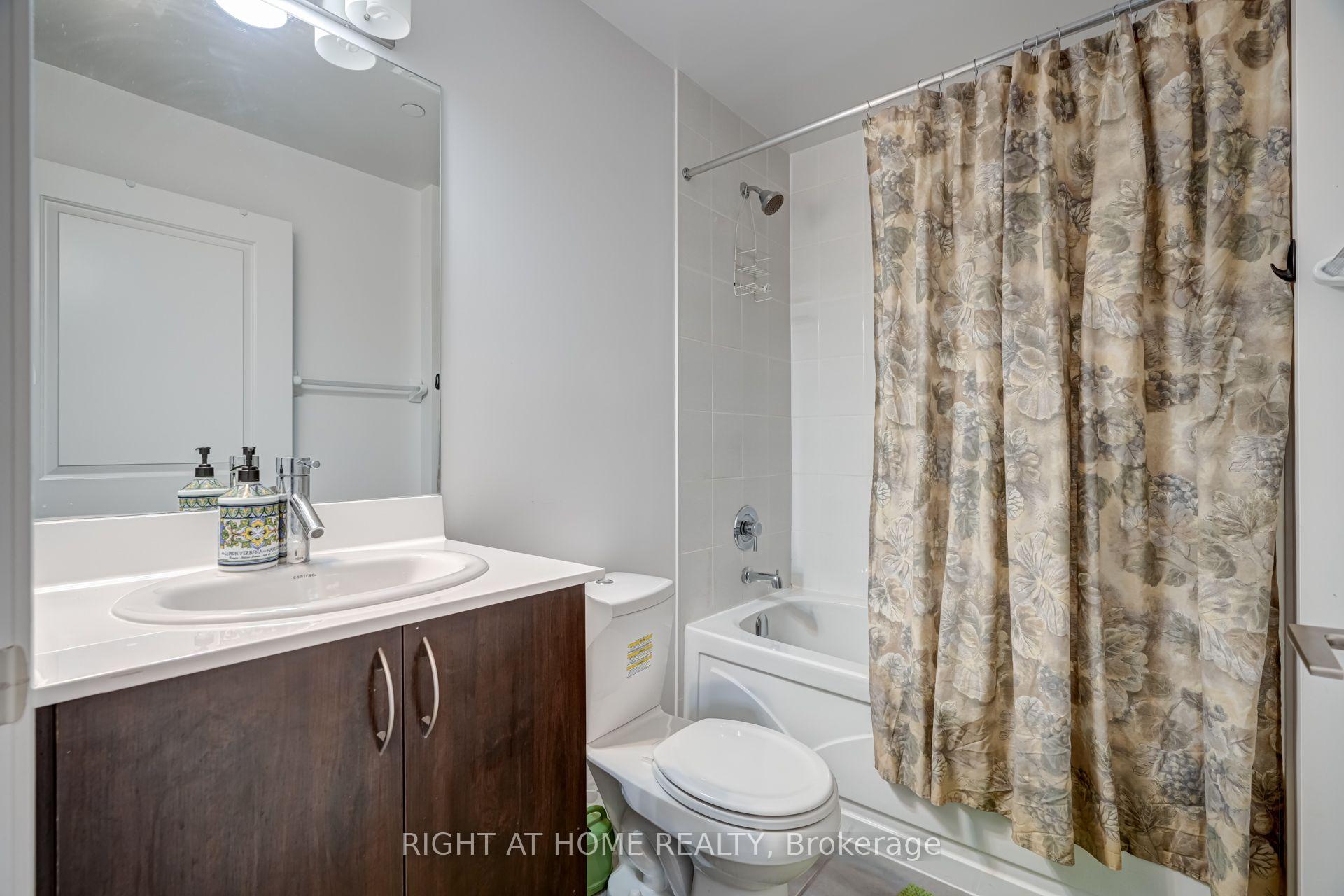 Photo 14 of Unit LPH208, 5162 Yonge Street, North York, Willowdale West — HOMEH