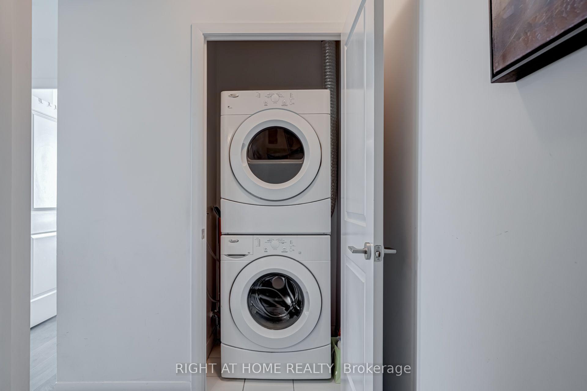 Photo 15 of Unit LPH208, 5162 Yonge Street, North York, Willowdale West — HOMEH