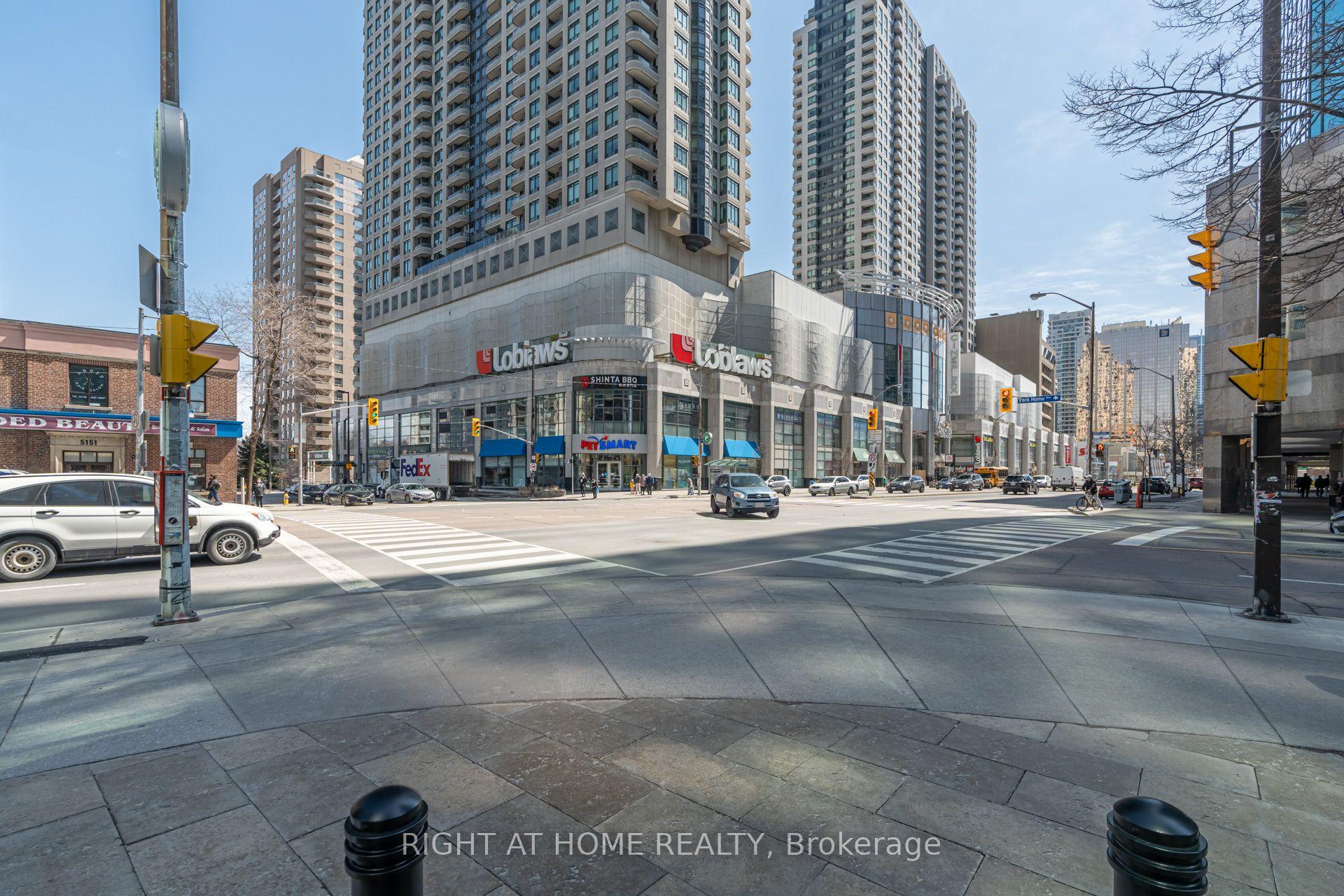 Photo 19 of Unit LPH208, 5162 Yonge Street, North York, Willowdale West — HOMEH