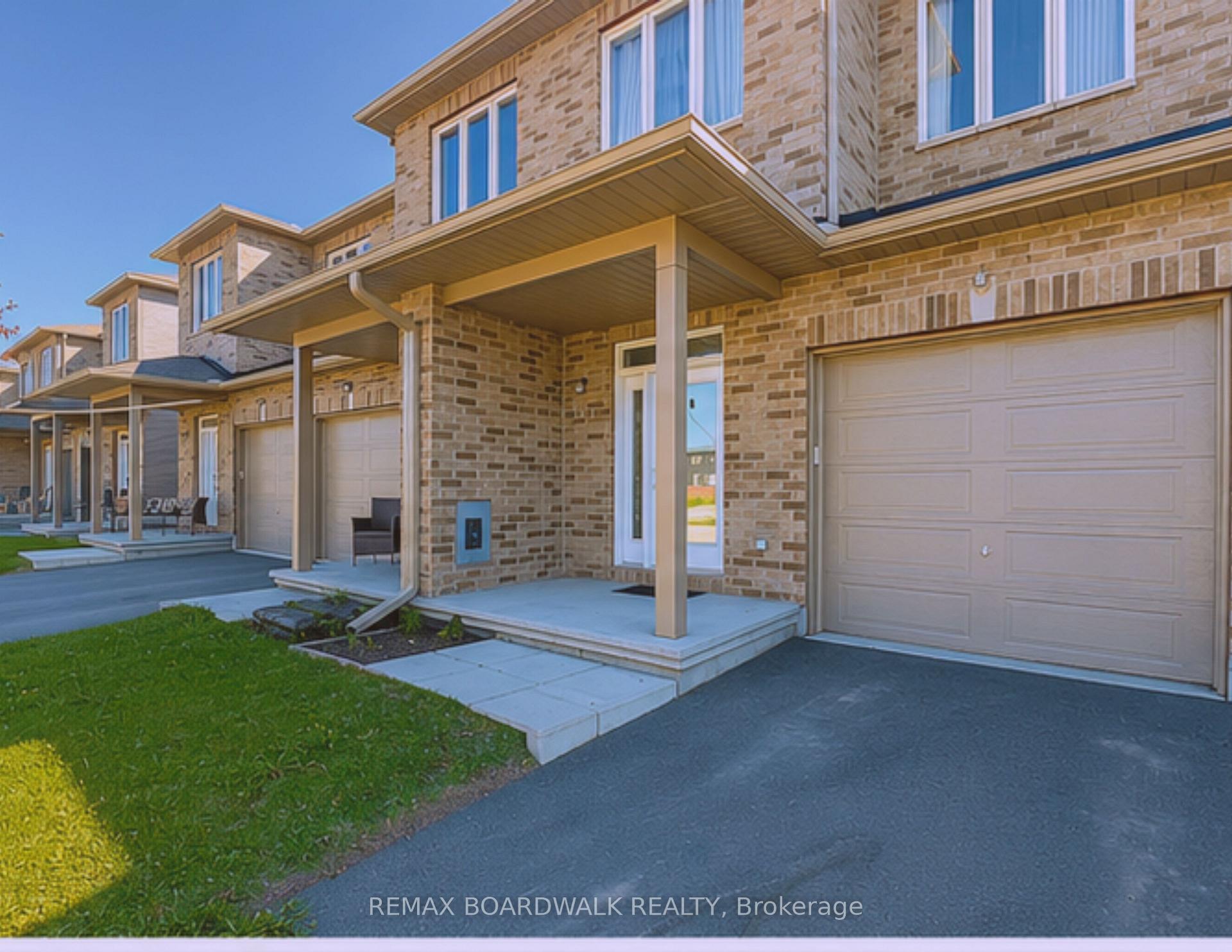 Photo 3 of 37 Mcphail Road, Carleton Place, Carleton Place — HOMEH