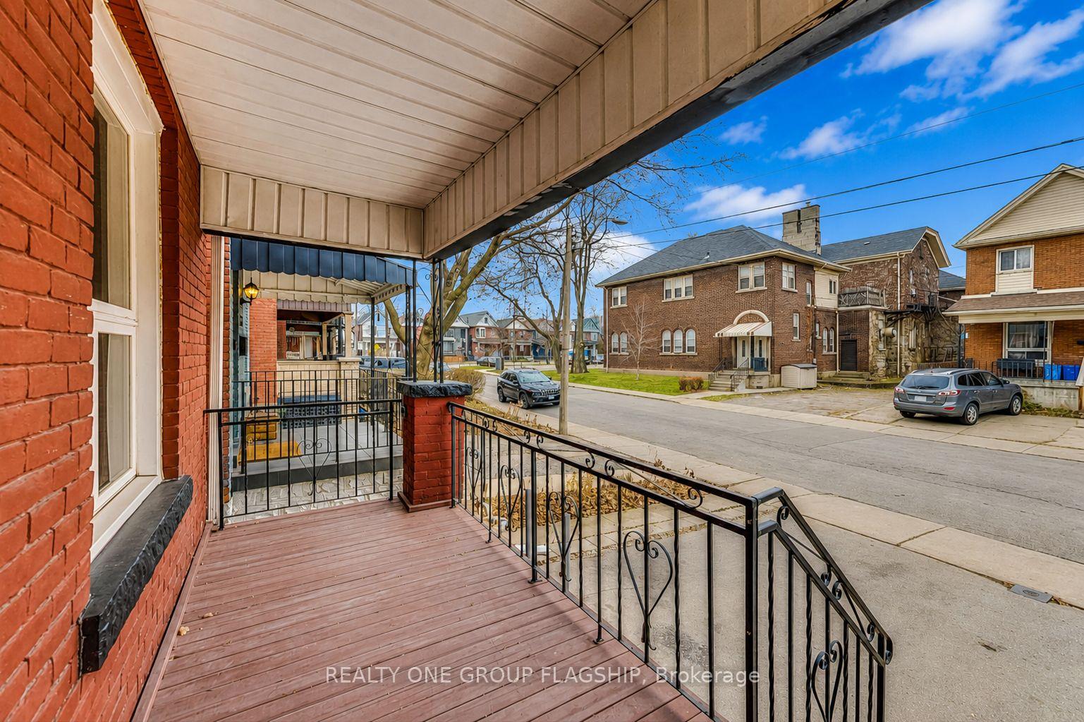 Photo 4 of 16 Huntley Street, Hamilton, Gibson — HOMEH