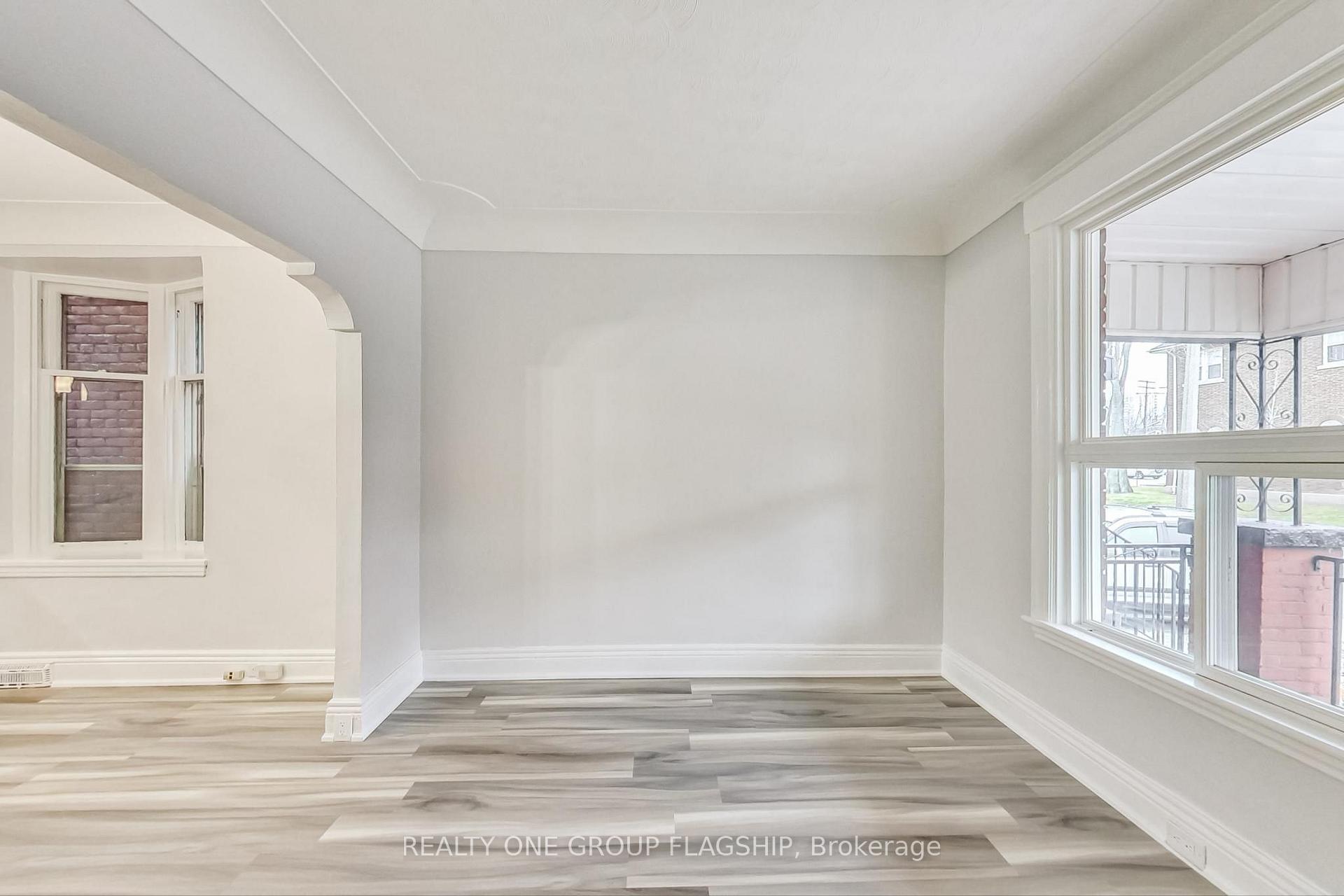 Photo 8 of 16 Huntley Street, Hamilton, Gibson — HOMEH