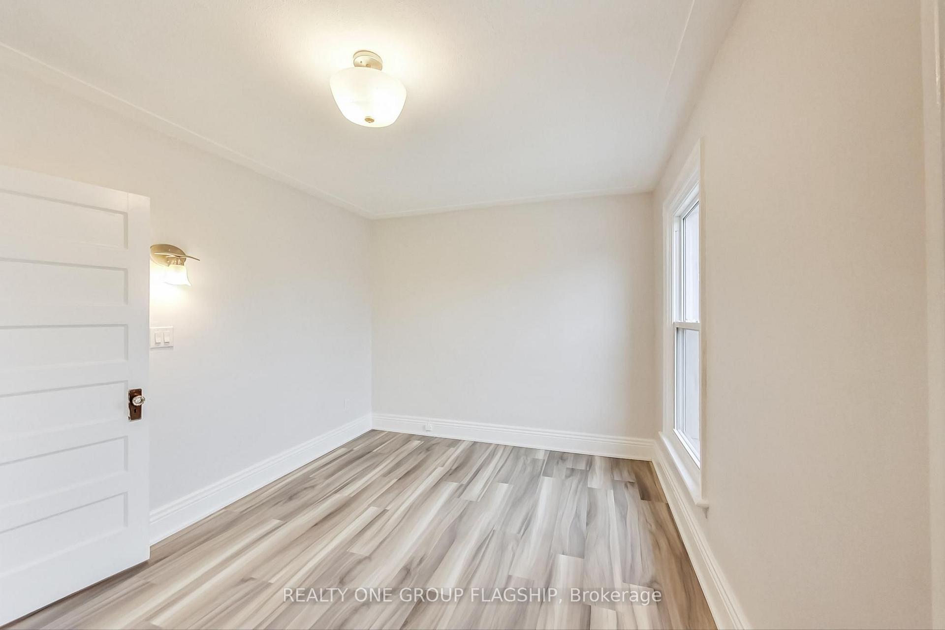 Photo 19 of 16 Huntley Street, Hamilton, Gibson — HOMEH