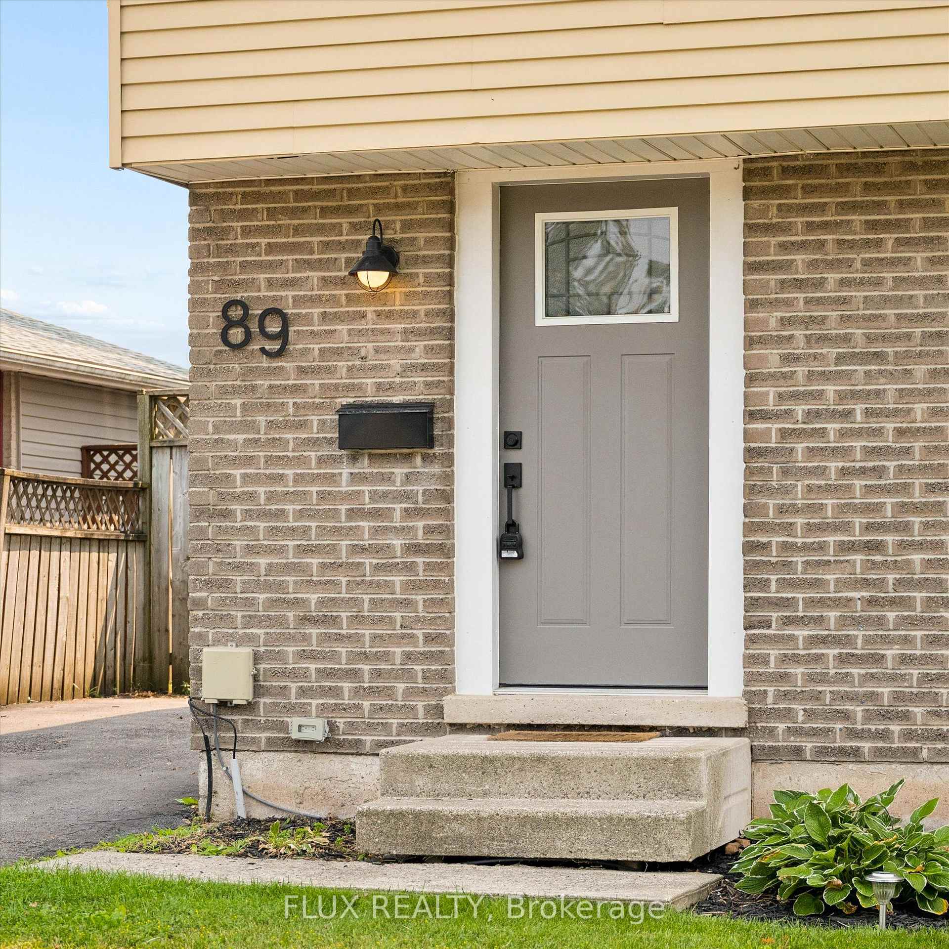 Photo 5 of 89 Maple Avenue, Stratford — HOMEH