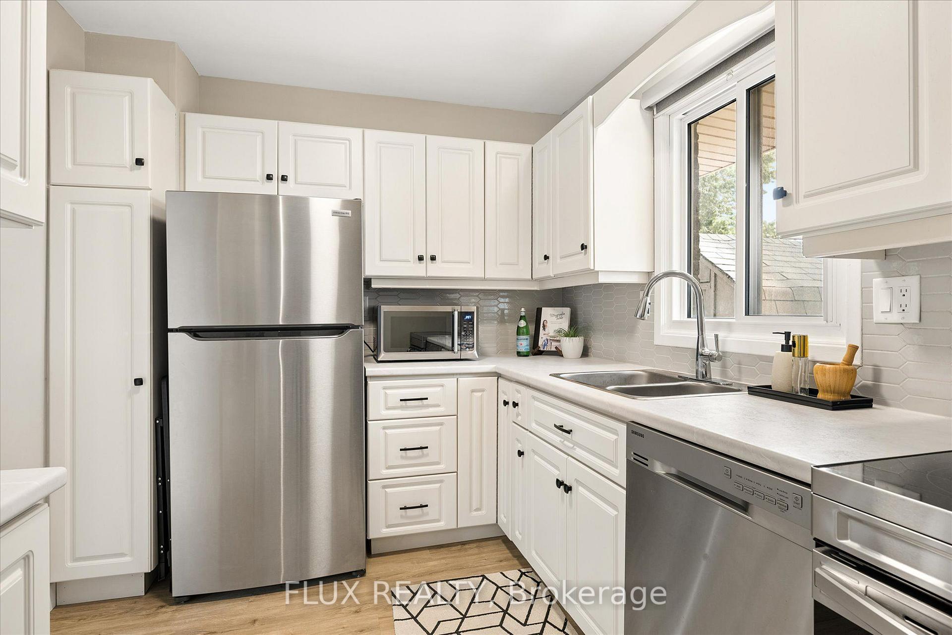Photo 14 of 89 Maple Avenue, Stratford — HOMEH