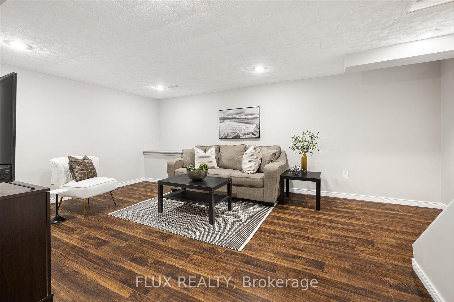 Photo 25 of 89 Maple Avenue, Stratford — HOMEH