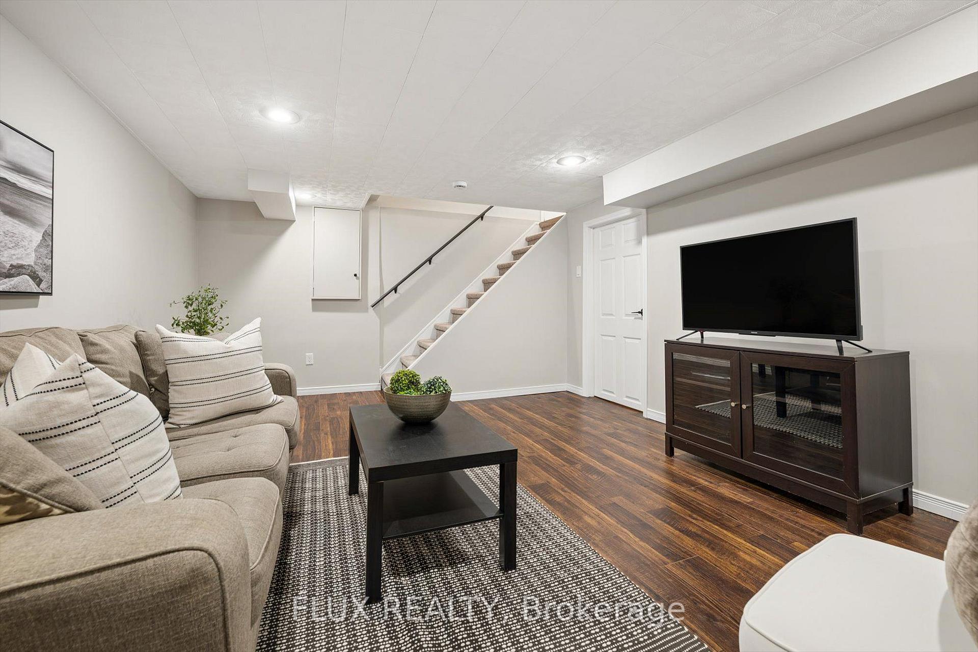 Photo 27 of 89 Maple Avenue, Stratford — HOMEH