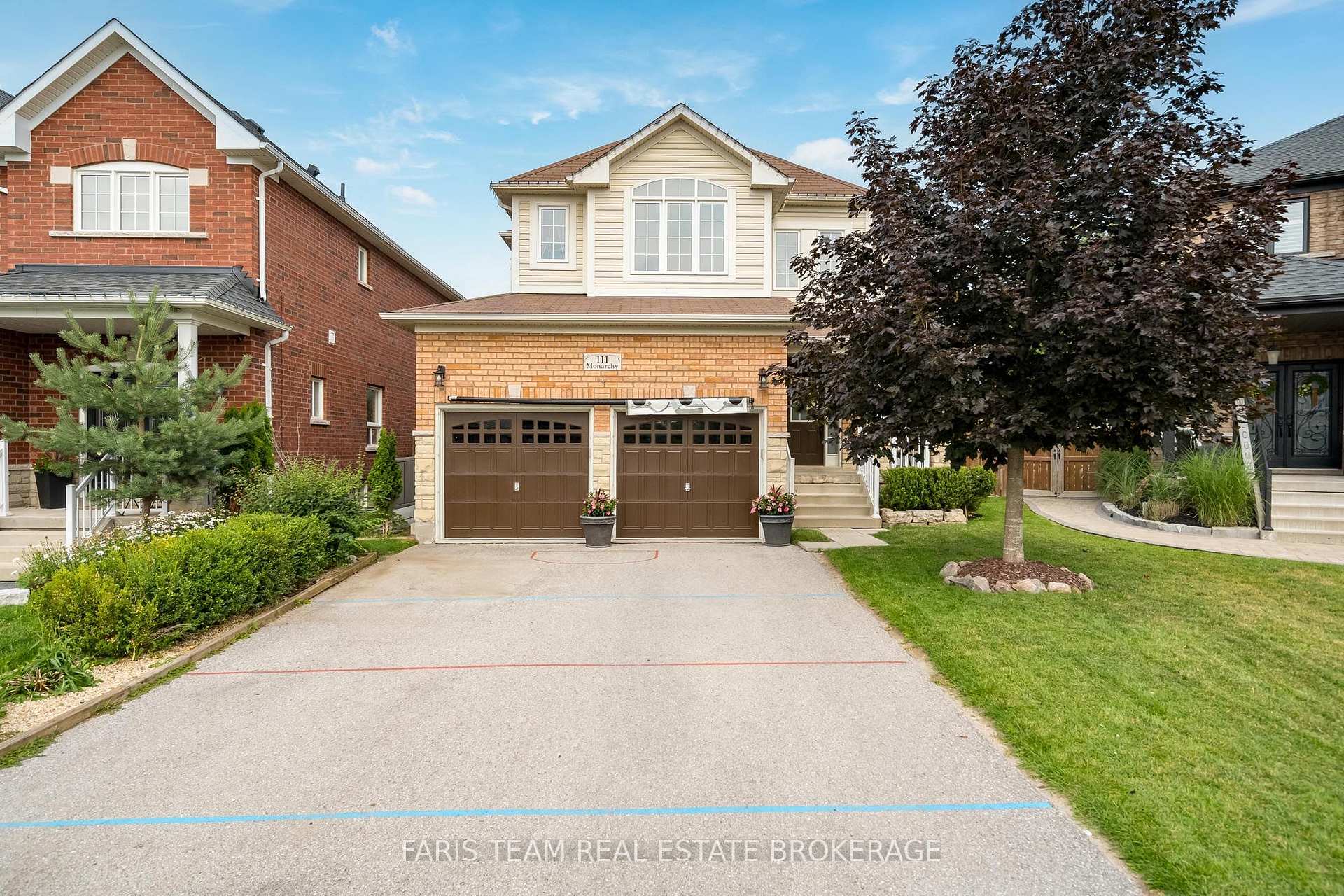 Photo 2 of 111 Monarchy Street, Barrie, Innis-Shore — HOMEH