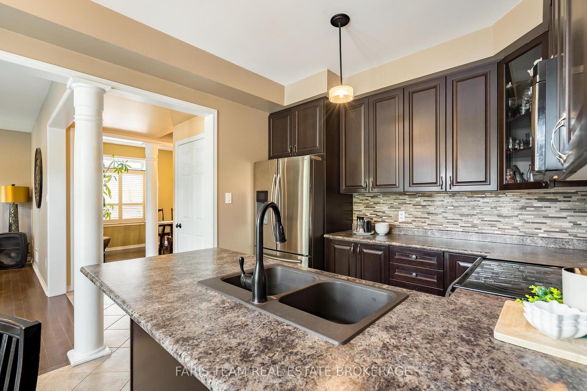 Photo 6 of 111 Monarchy Street, Barrie, Innis-Shore — HOMEH