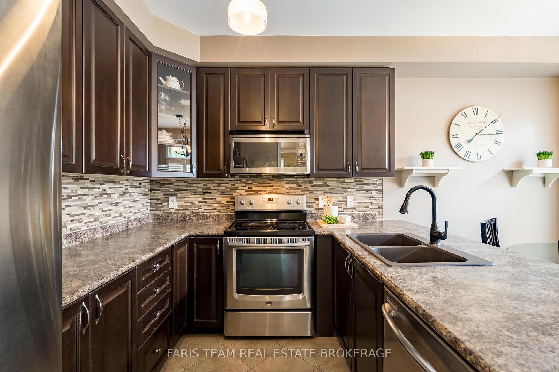 Photo 7 of 111 Monarchy Street, Barrie, Innis-Shore — HOMEH
