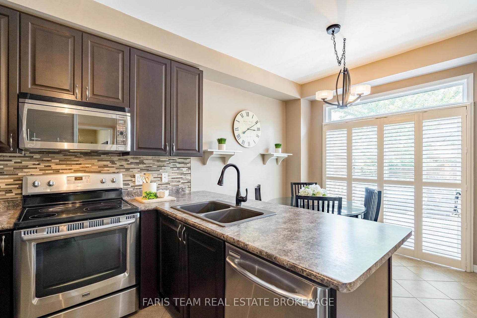 Photo 8 of 111 Monarchy Street, Barrie, Innis-Shore — HOMEH