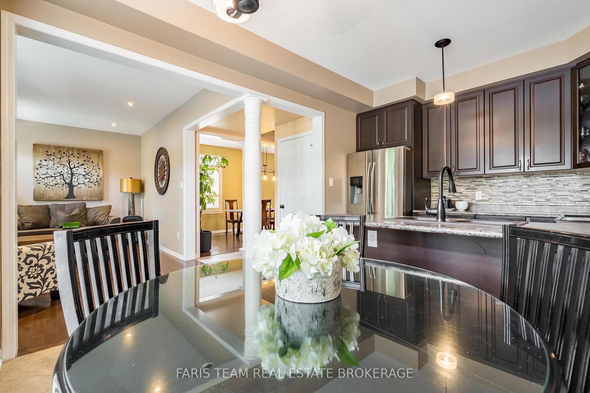 Photo 10 of 111 Monarchy Street, Barrie, Innis-Shore — HOMEH