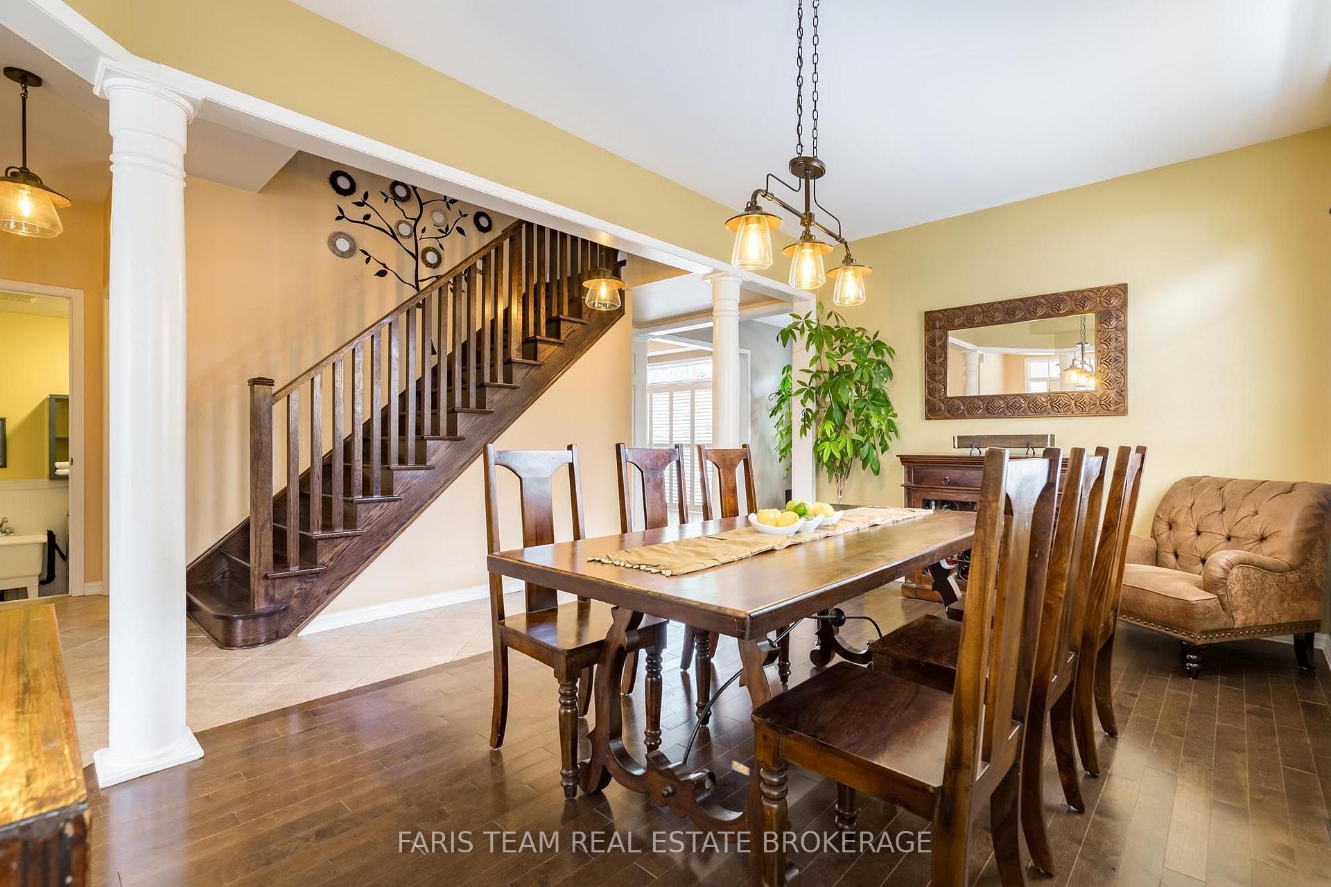 Photo 11 of 111 Monarchy Street, Barrie, Innis-Shore — HOMEH