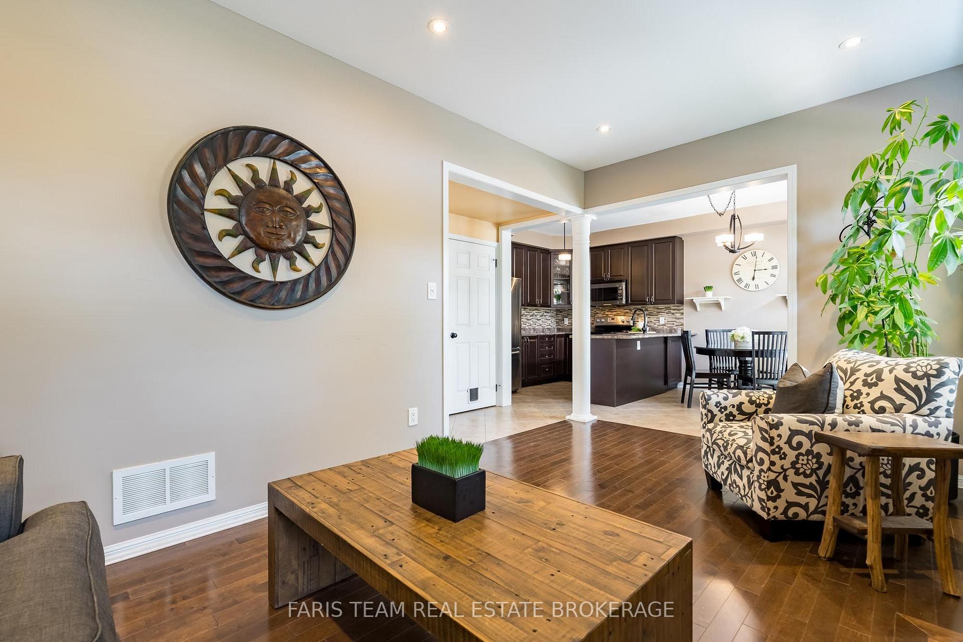 Photo 15 of 111 Monarchy Street, Barrie, Innis-Shore — HOMEH